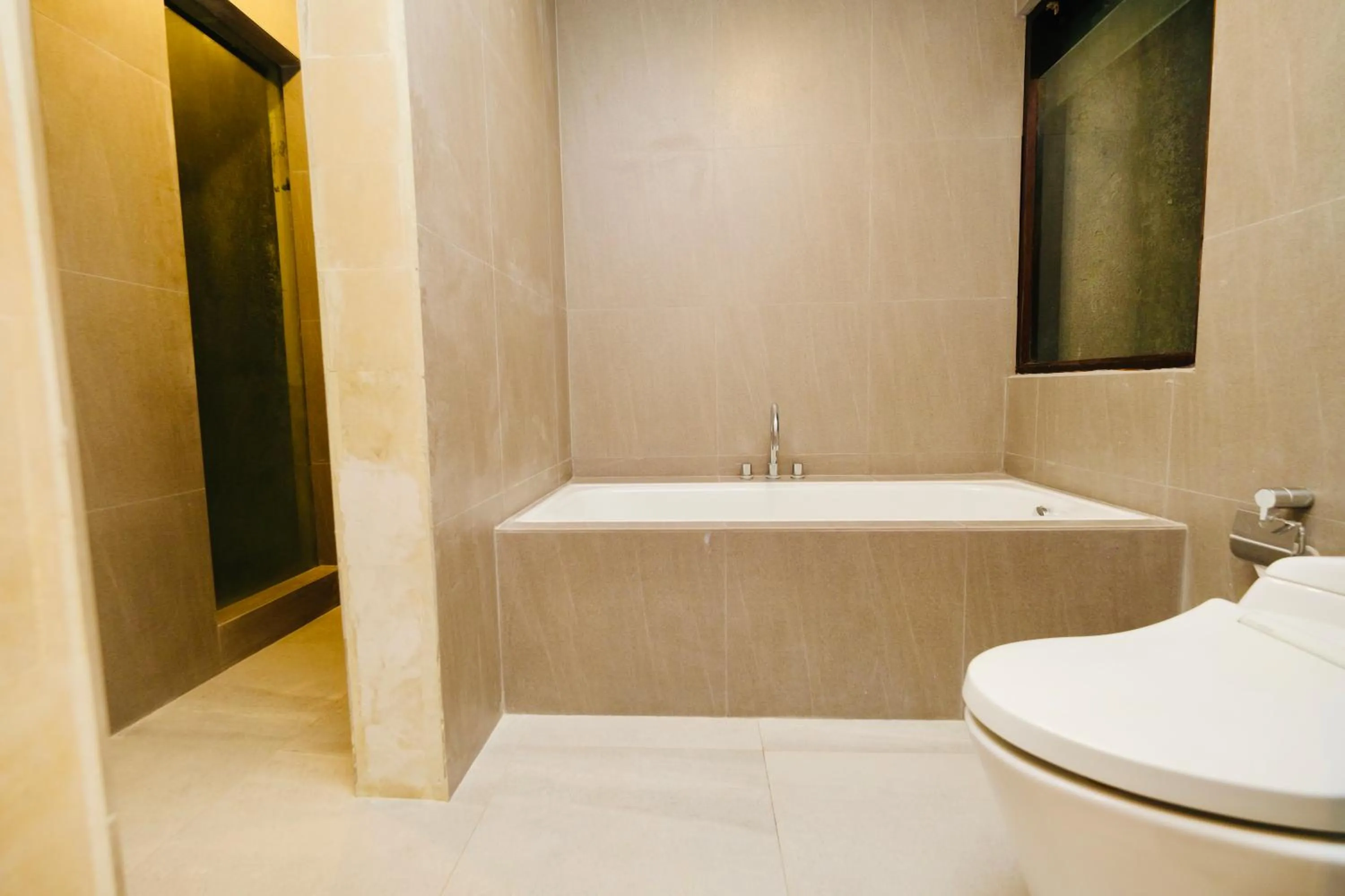 Bath in Wana Karsa The Villas Ubud