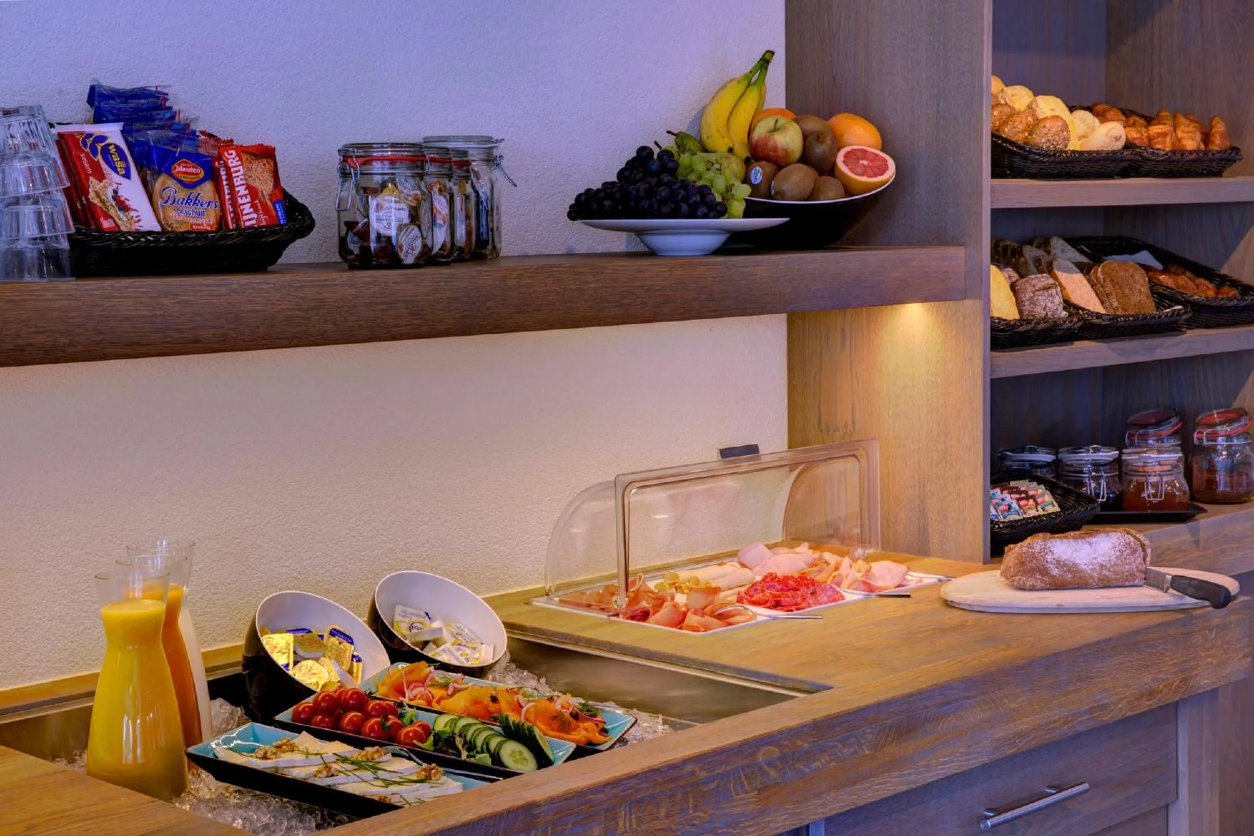 Buffet breakfast in Hotel De Maasparel Arcen