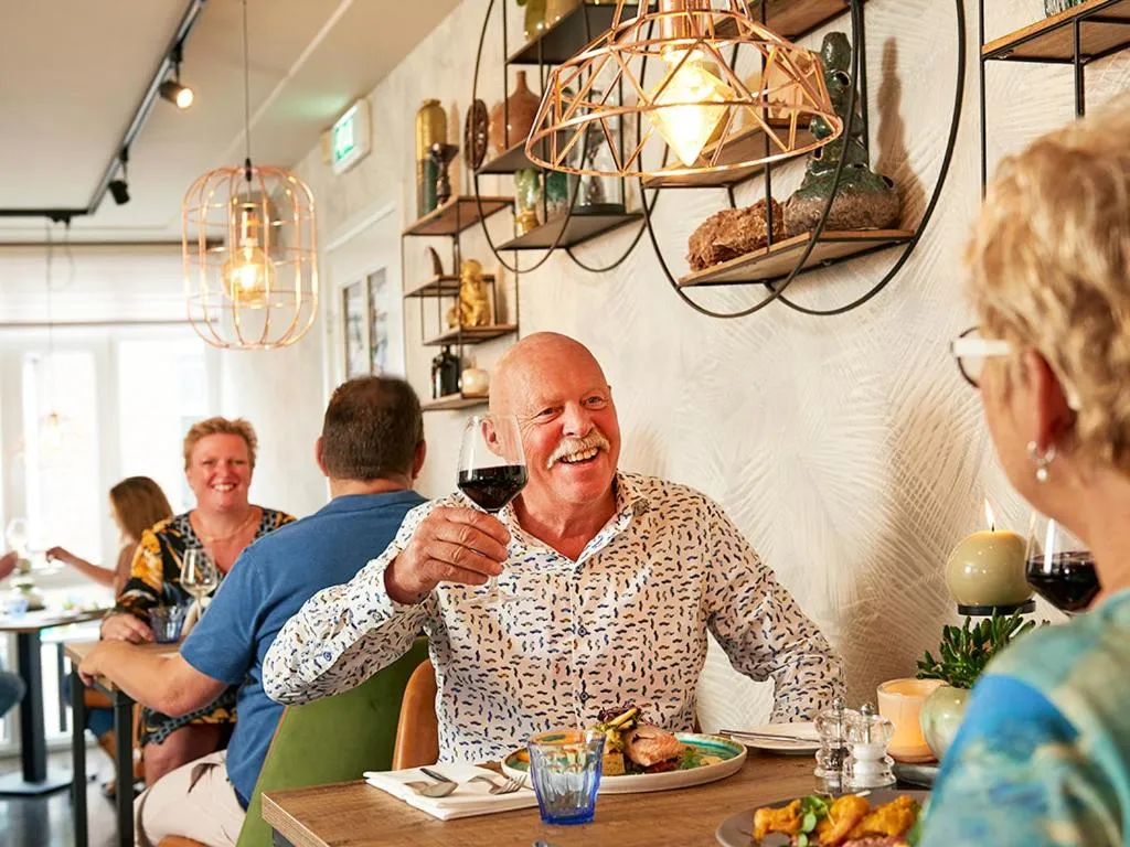 Restaurant/places to eat in Hotel De Maasparel Arcen