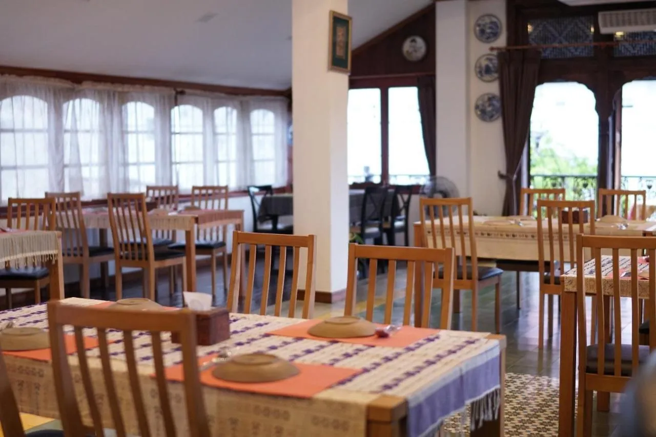 Restaurant/places to eat in Baan Huenphen Boutique Hotel