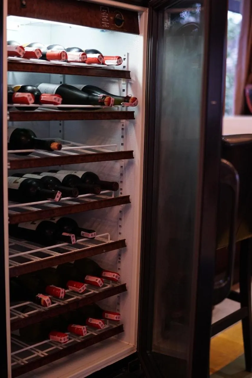 Restaurant/places to eat in Baan Huenphen Boutique Hotel