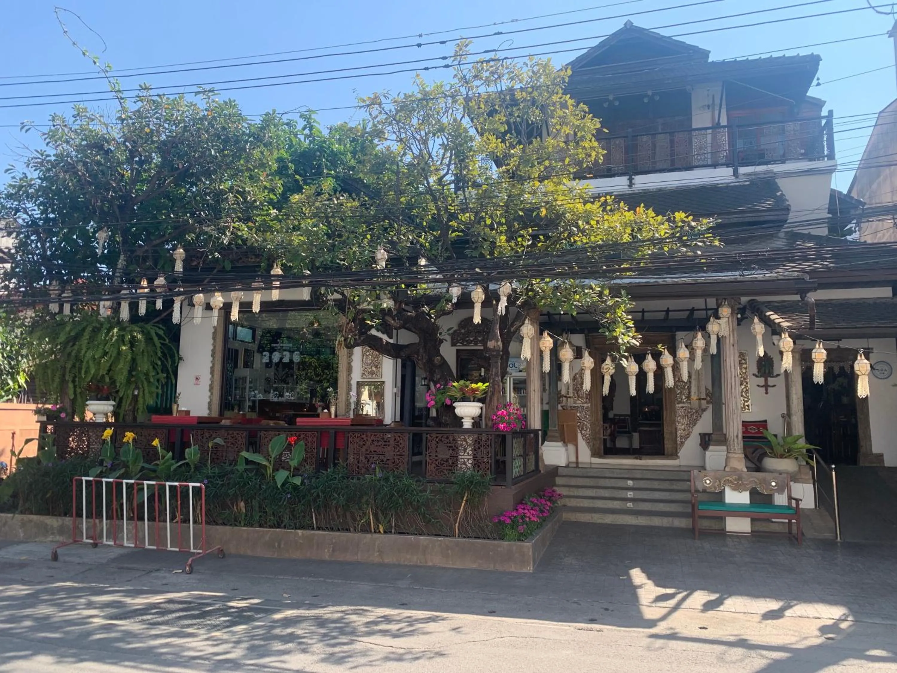 Swimming pool in Baan Huenphen Boutique Hotel
