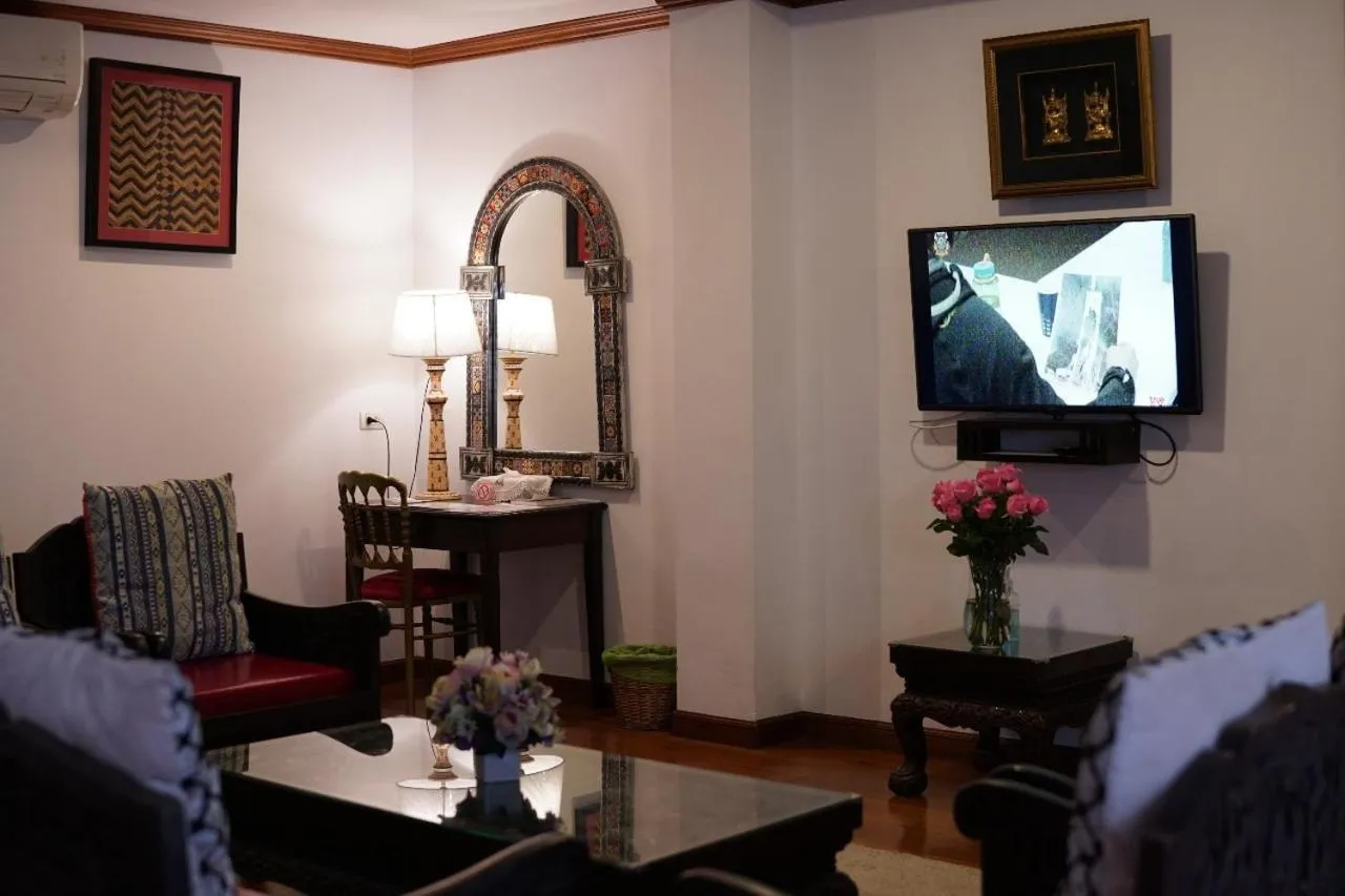 Living room in Baan Huenphen Boutique Hotel