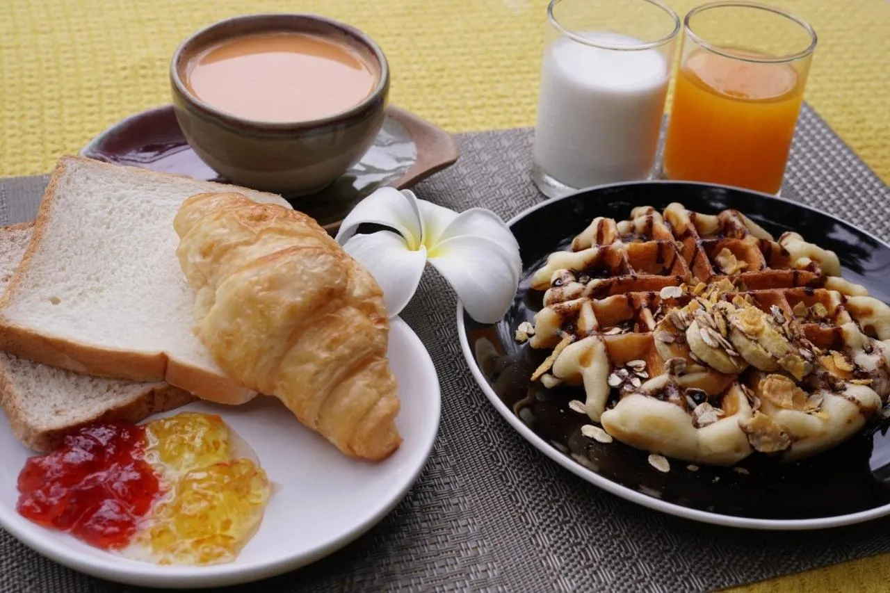 Breakfast in Baan Huenphen Boutique Hotel