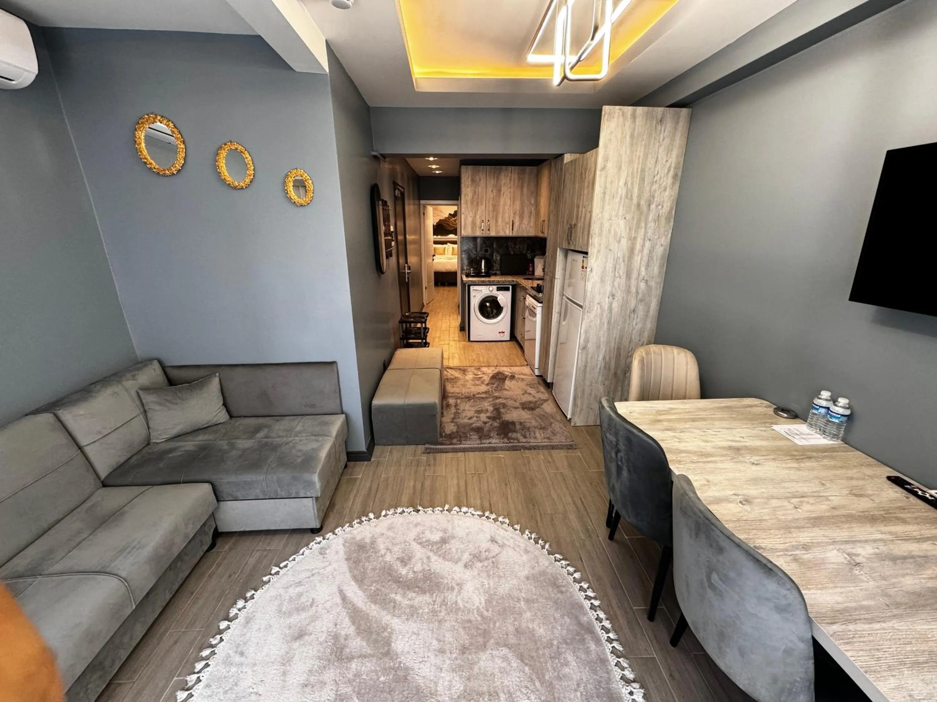 TV and multimedia in Blue Moonrise Hotel