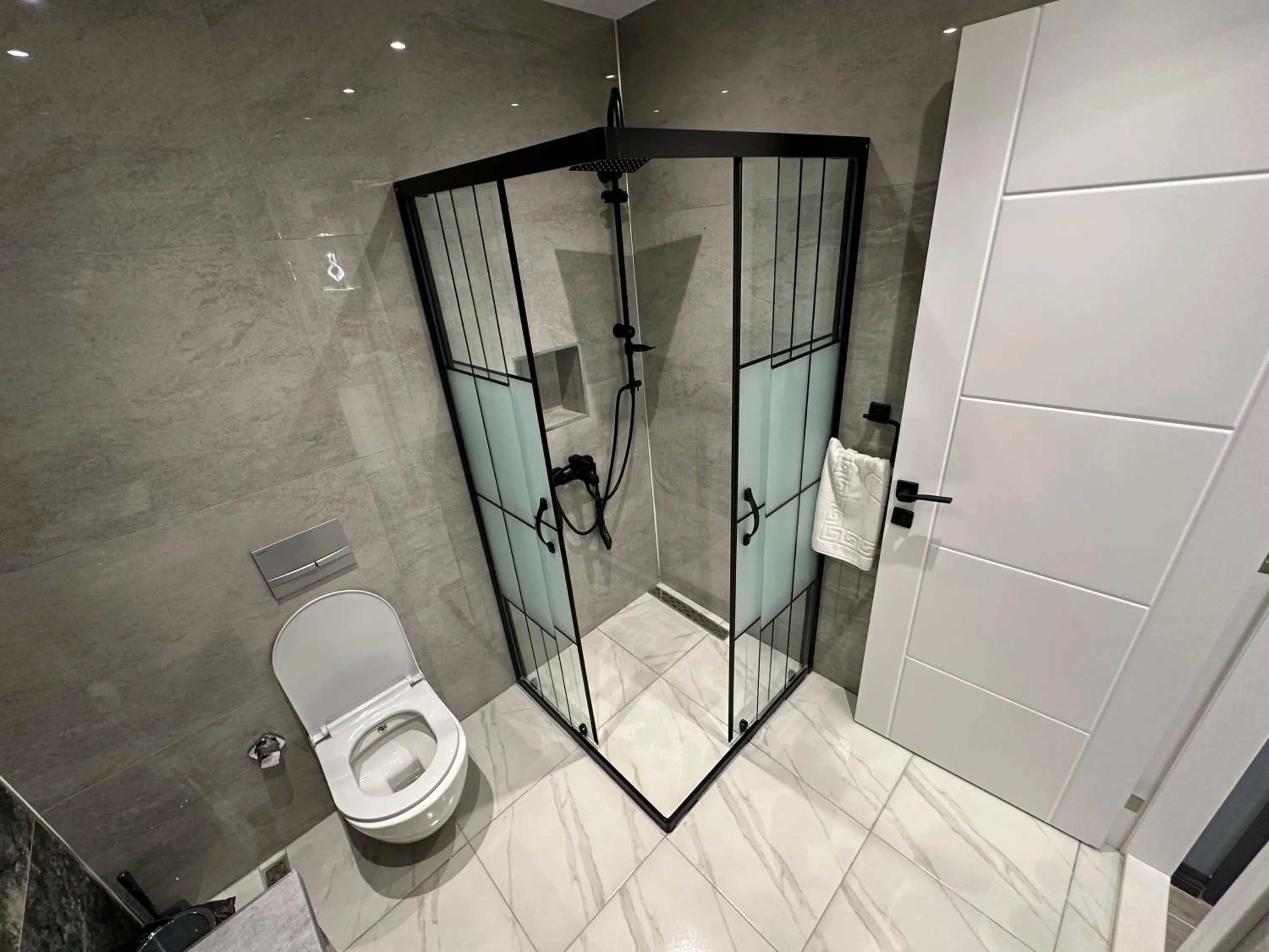 Shower in Blue Moonrise Hotel