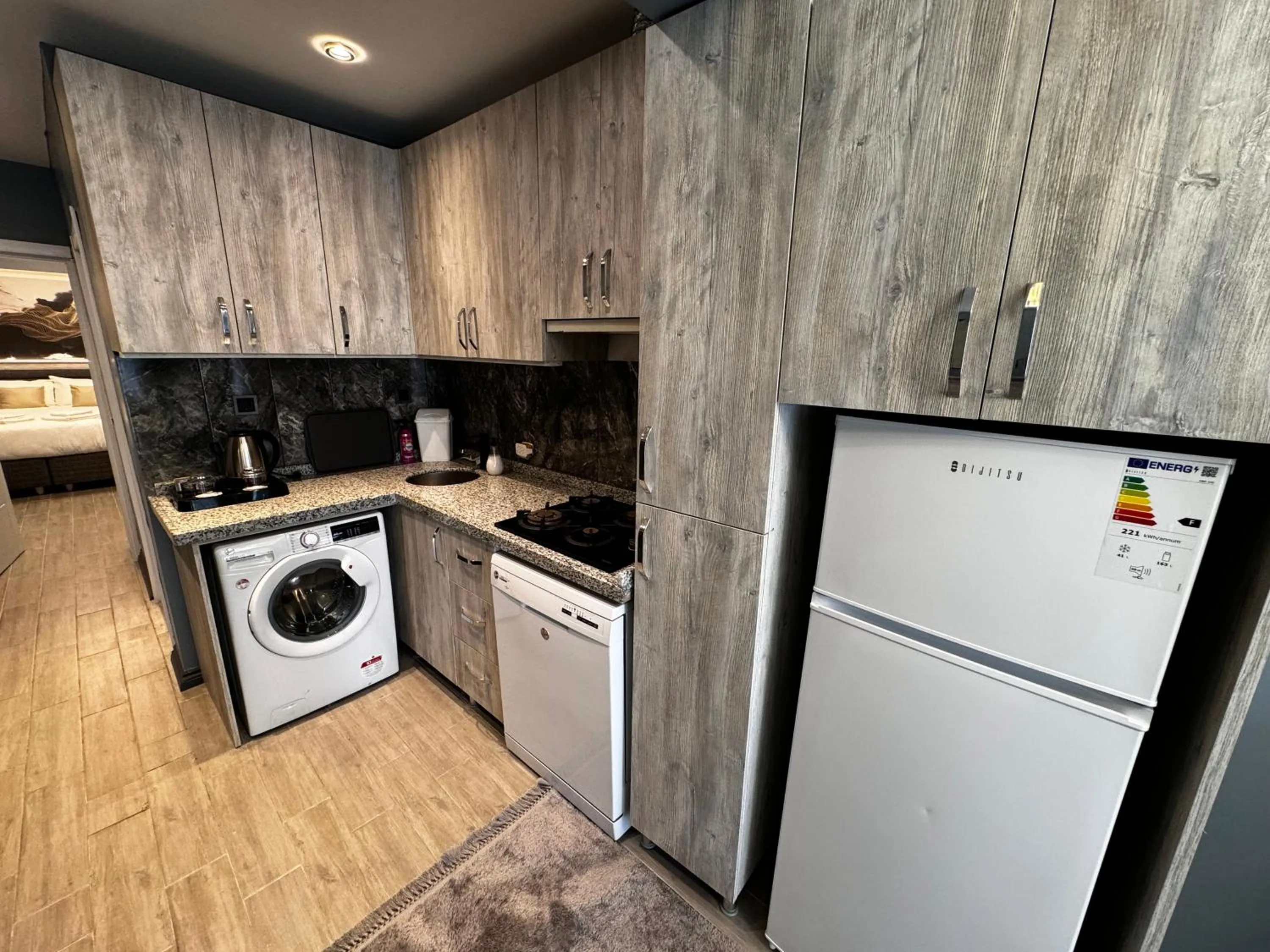 Kitchen or kitchenette in Blue Moonrise Hotel