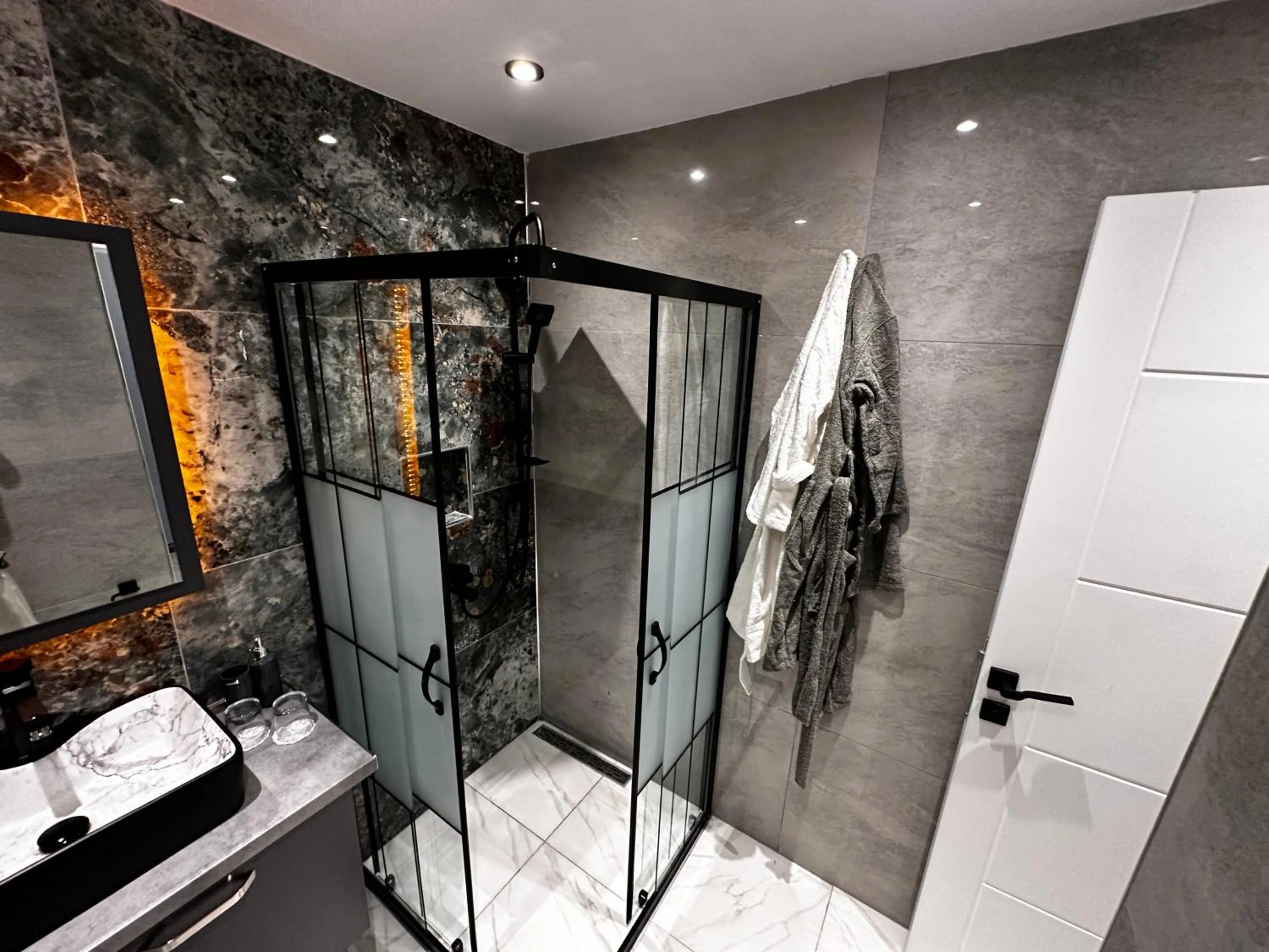 Shower in Blue Moonrise Hotel