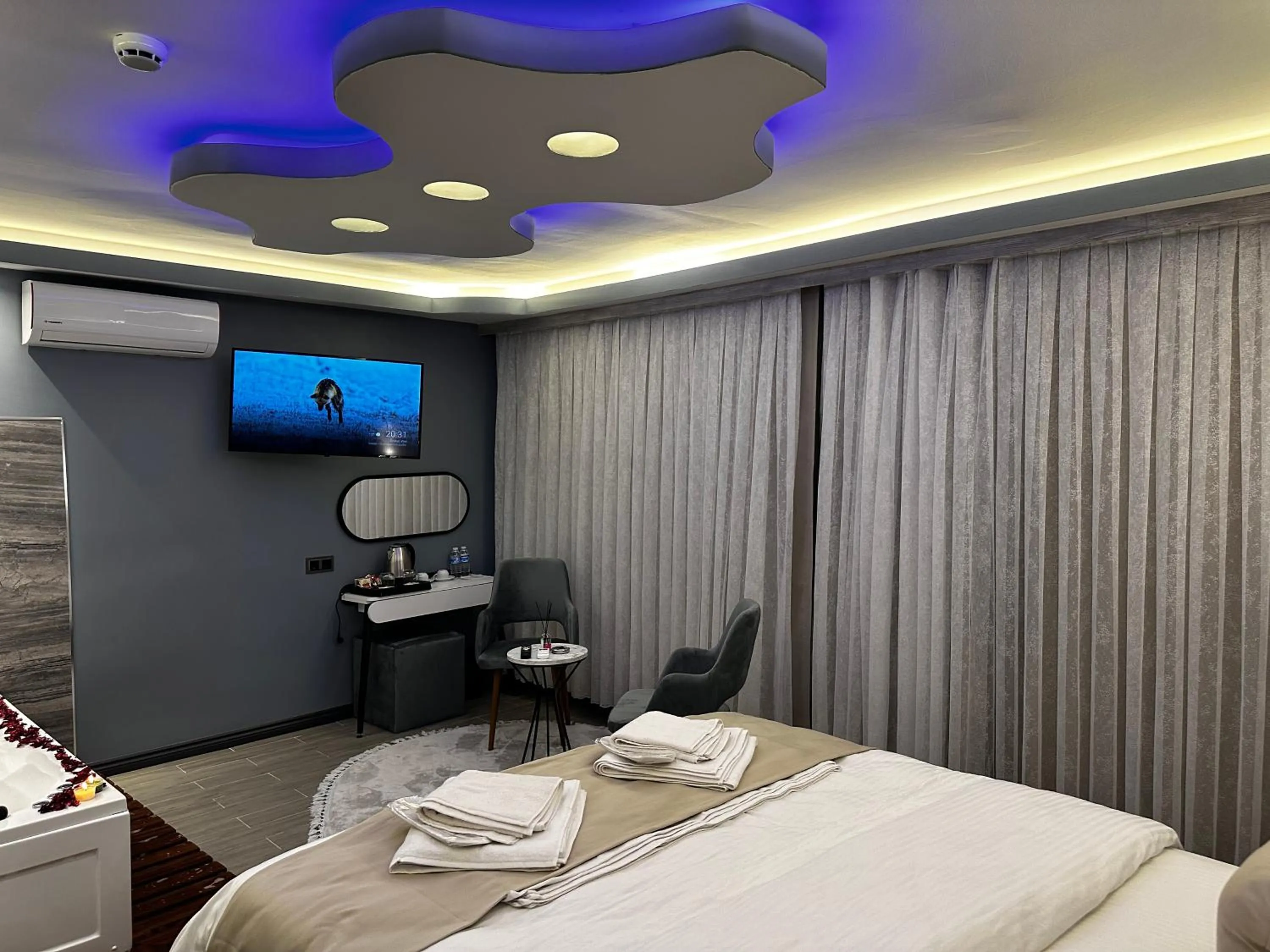 Bed in Blue Moonrise Hotel