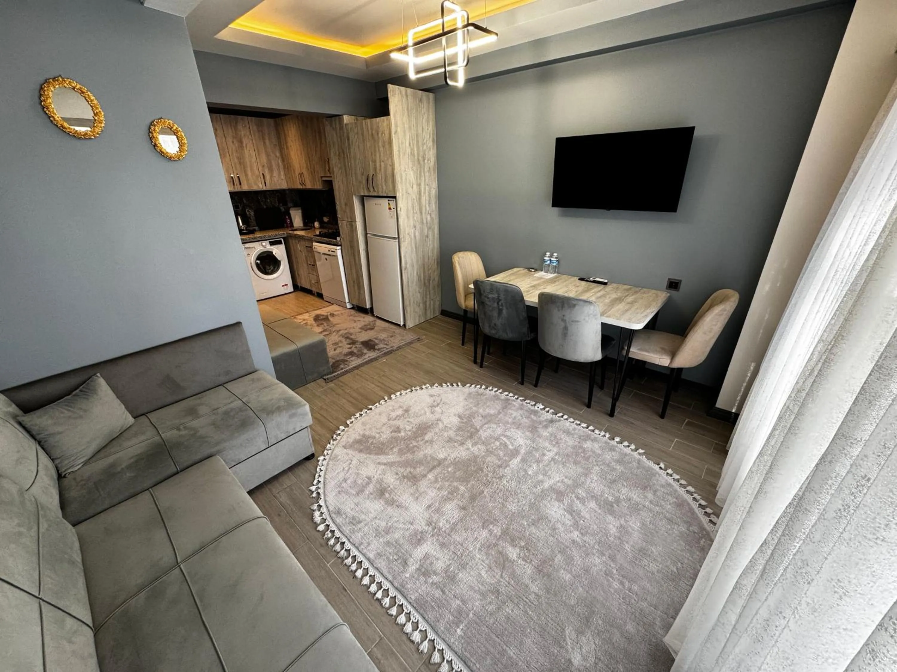 TV and multimedia in Blue Moonrise Hotel