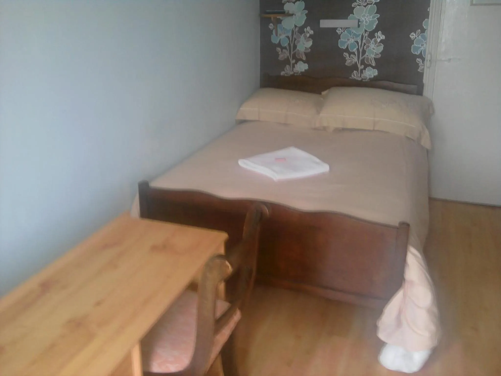 Photo of the whole room, Bed in Trevelyan Hotel