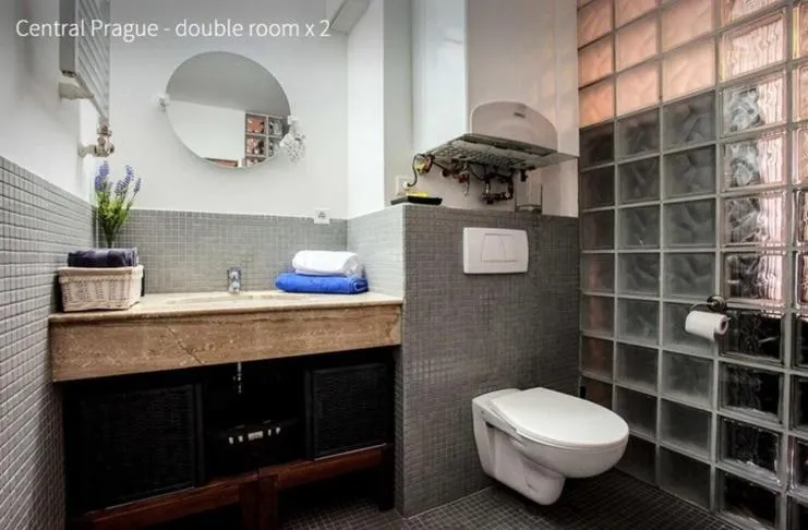 Toilet in Kent Ridge Loft