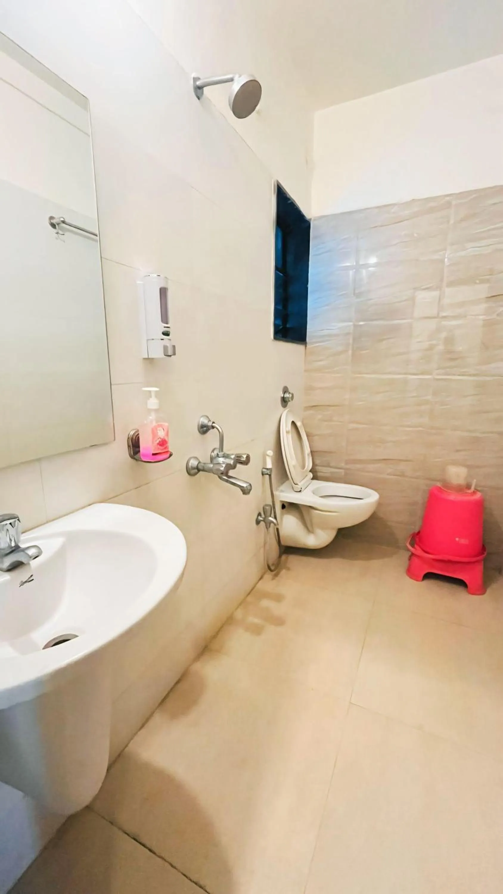 Bathroom in Hotel Shri Govind