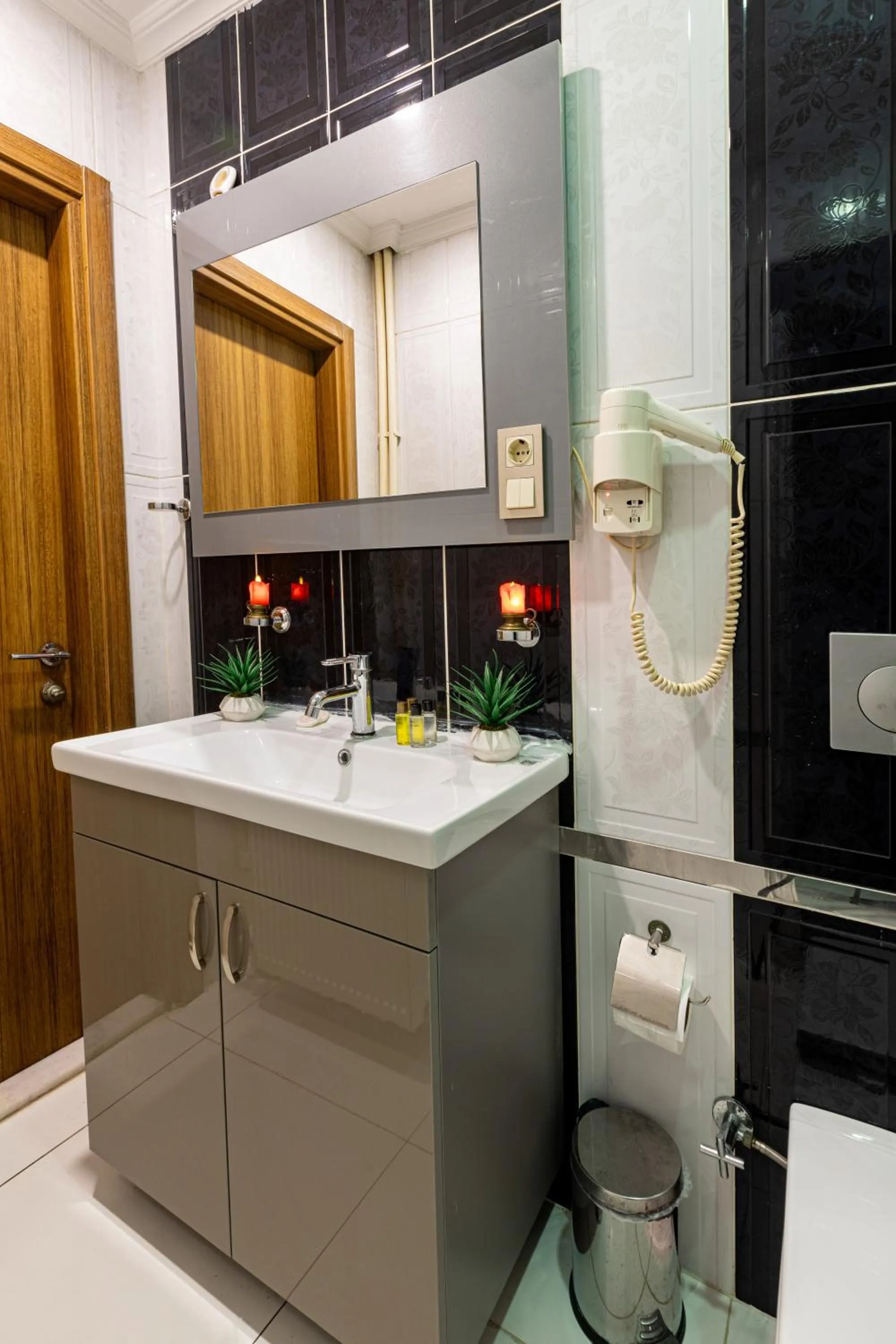 Bathroom in LINNGA HOTEL & SUITE