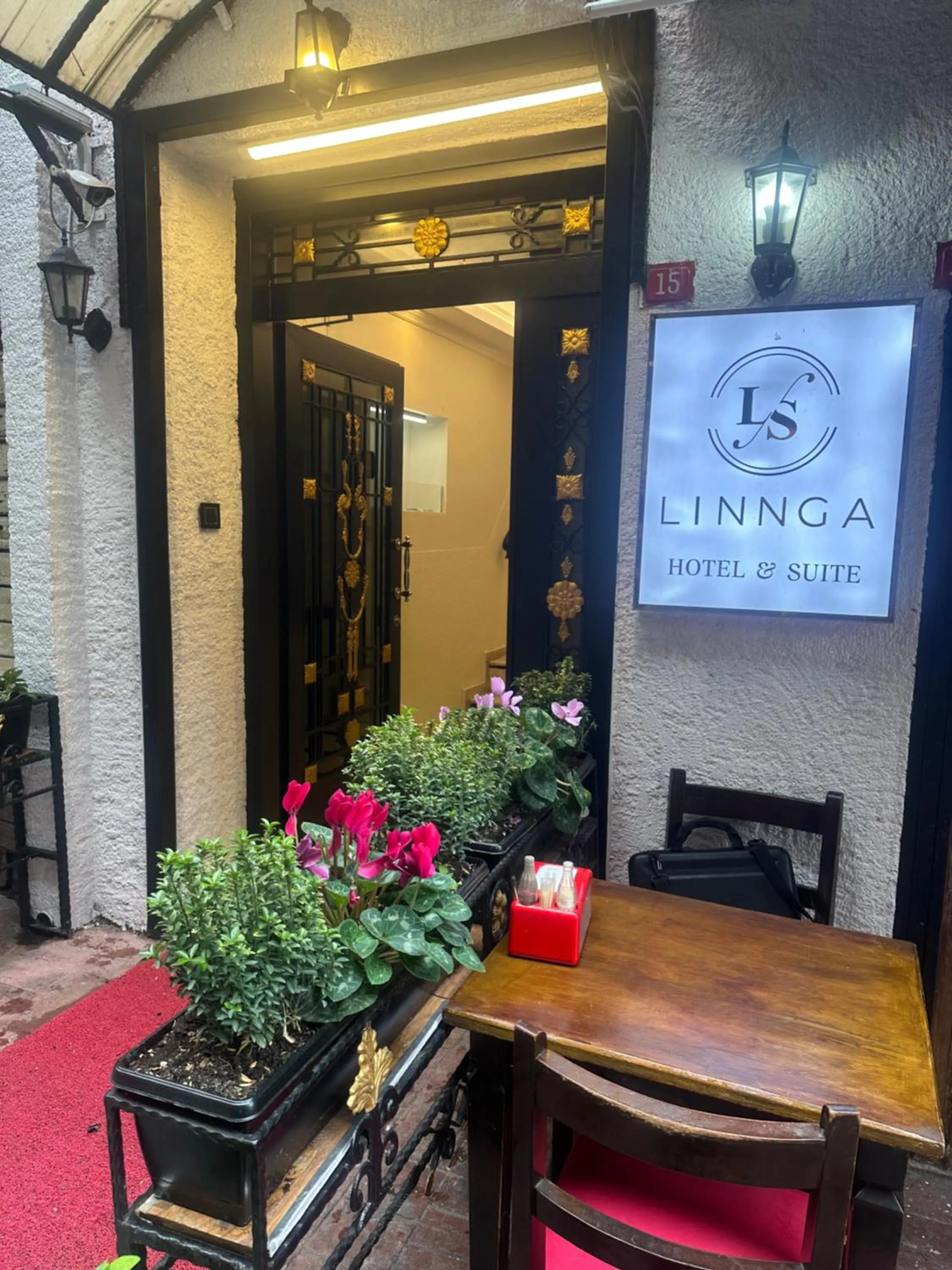 Property building in LINNGA HOTEL & SUITE