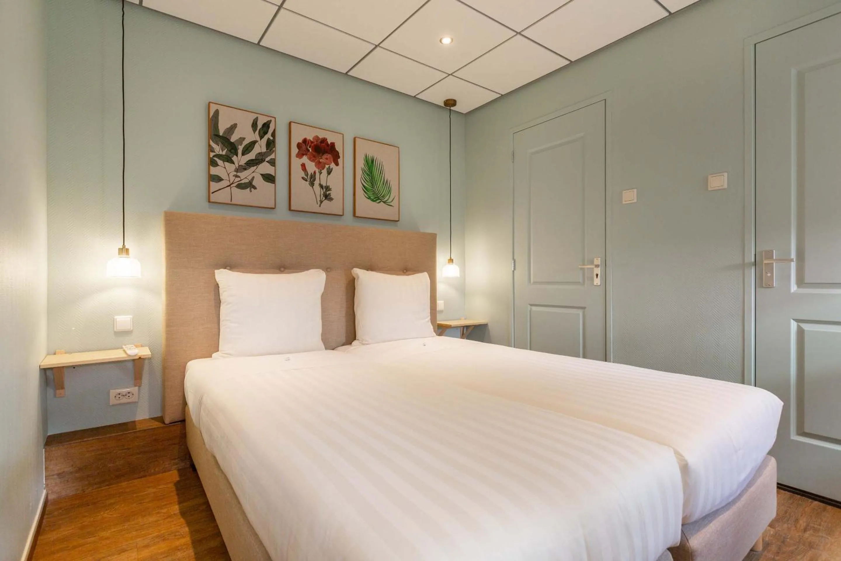 Bedroom, Bed in Strandhotel Scheveningen