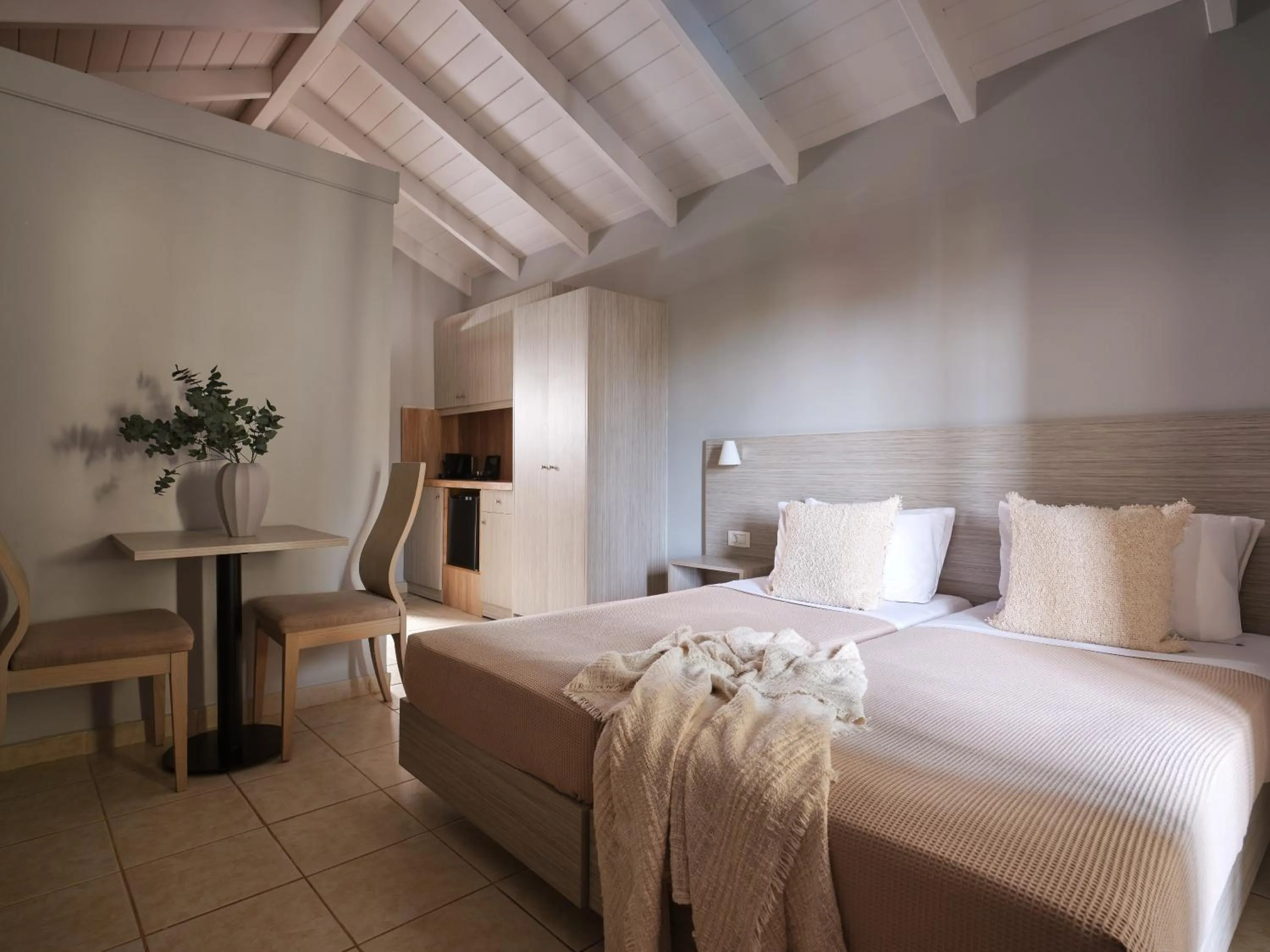 Bedroom, Bed in Zante Atlantis Hotel