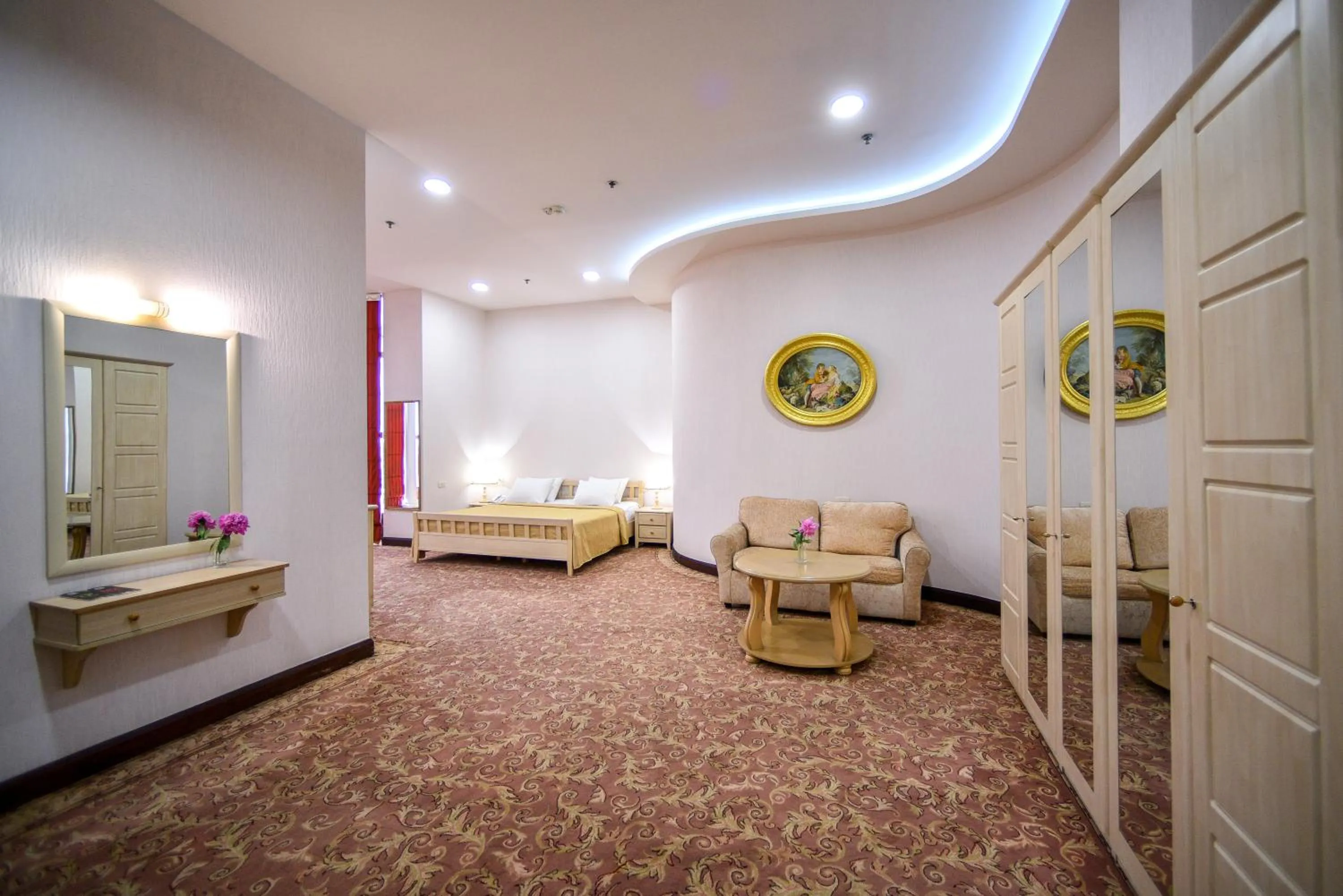 Bed in METROPOL HOTEL Yerevan