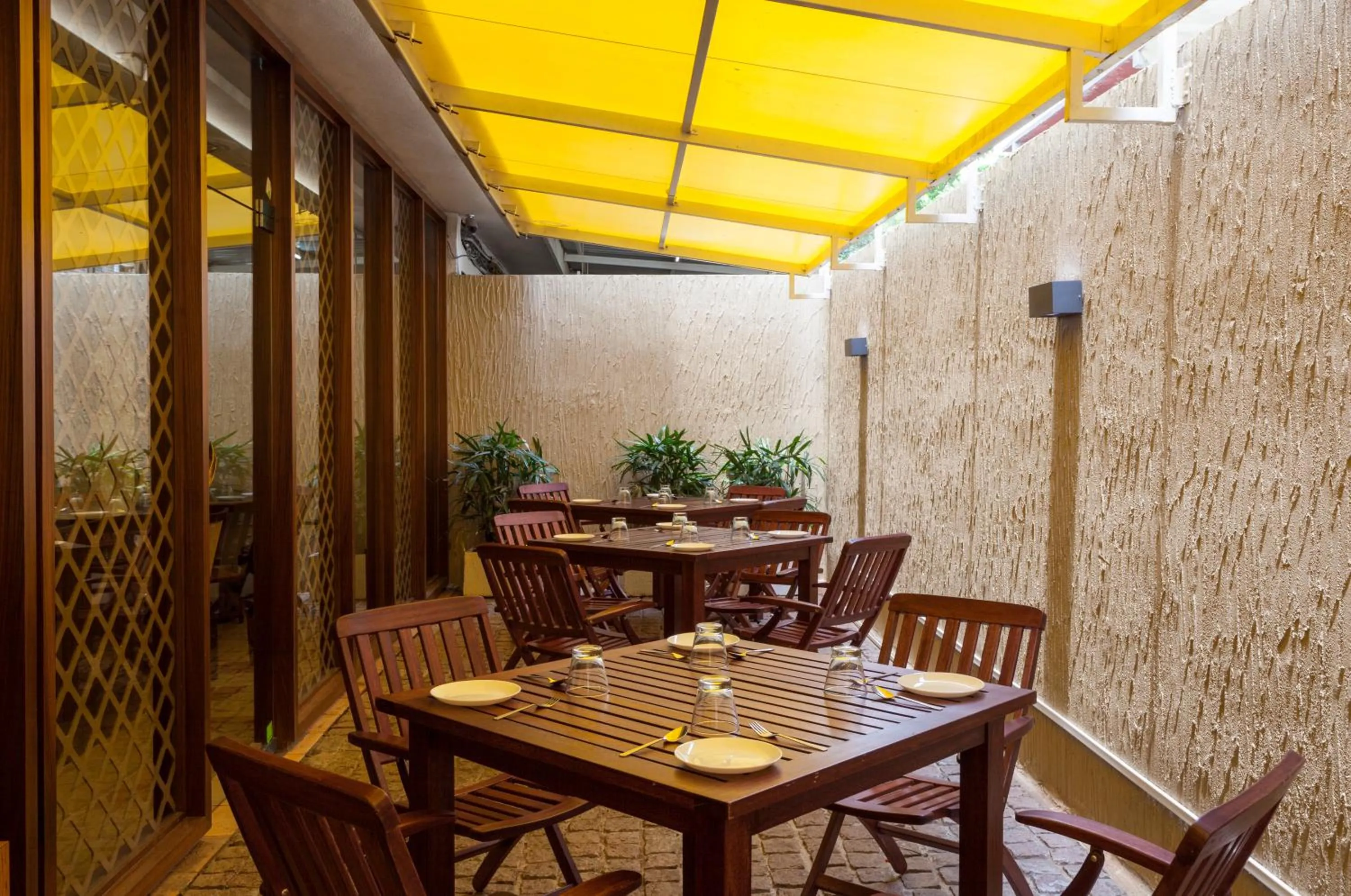 Restaurant/places to eat in Hotel K Tree - A Boutique Hotel