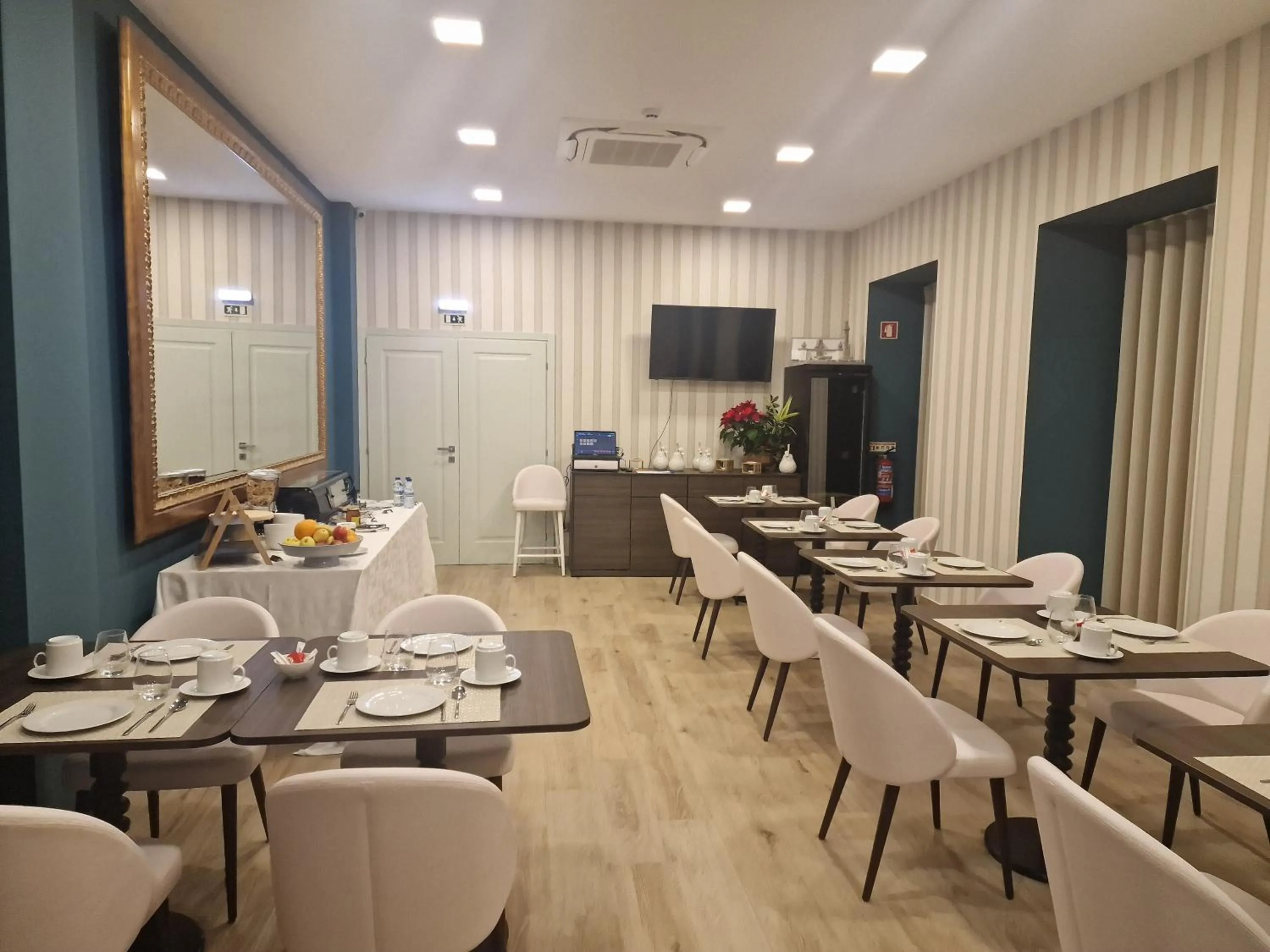 Restaurant/places to eat in Palace Hotel de Midões