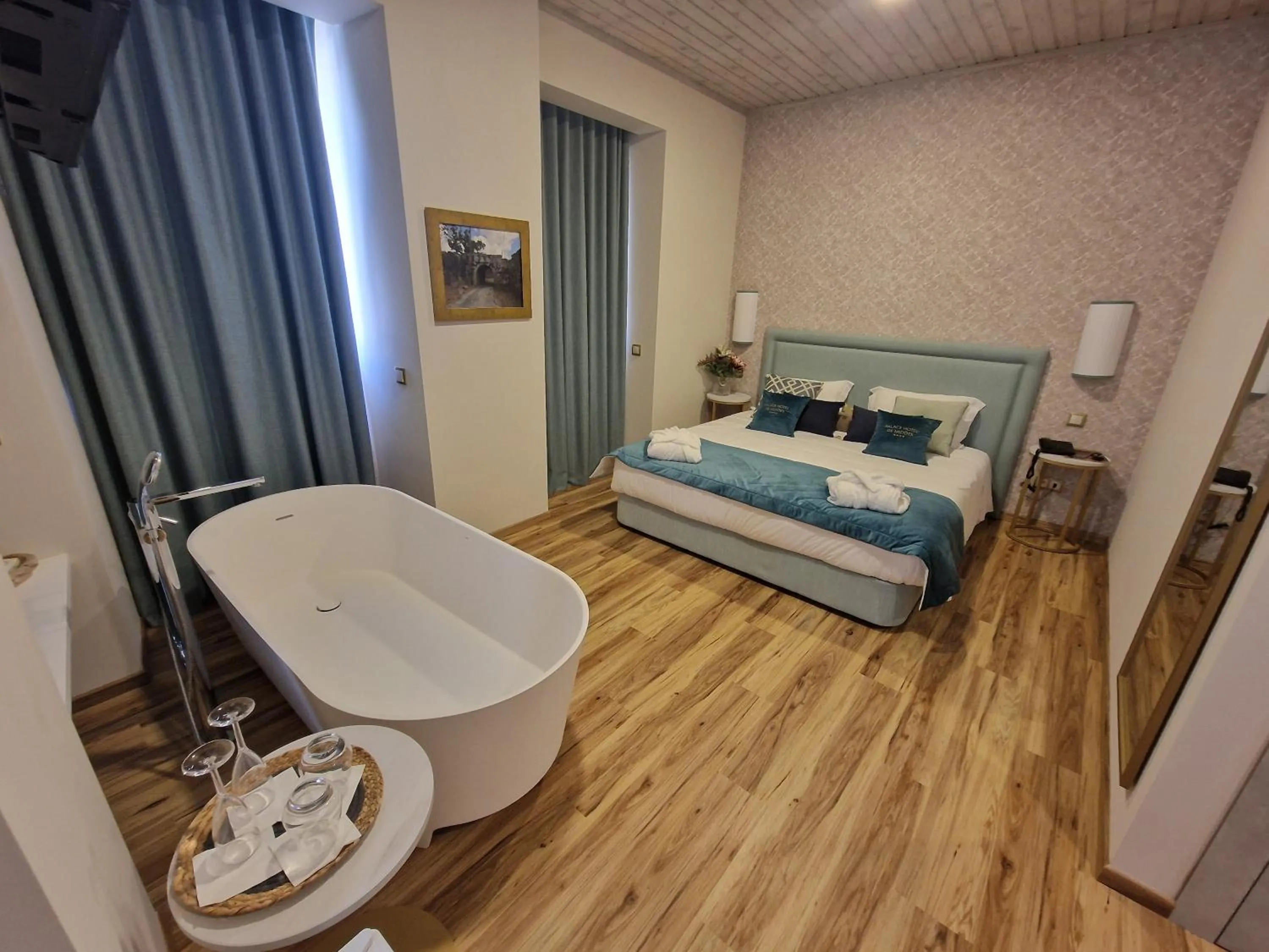 Bedroom, Bed in Palace Hotel de Midões