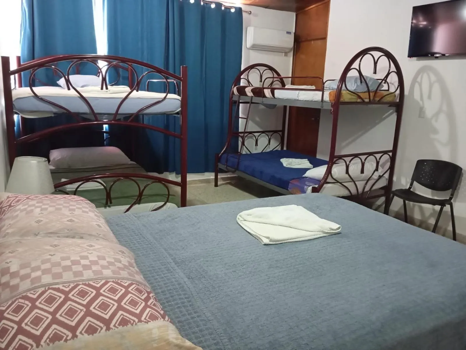 Bed in Volcano Hostal y Restaurante