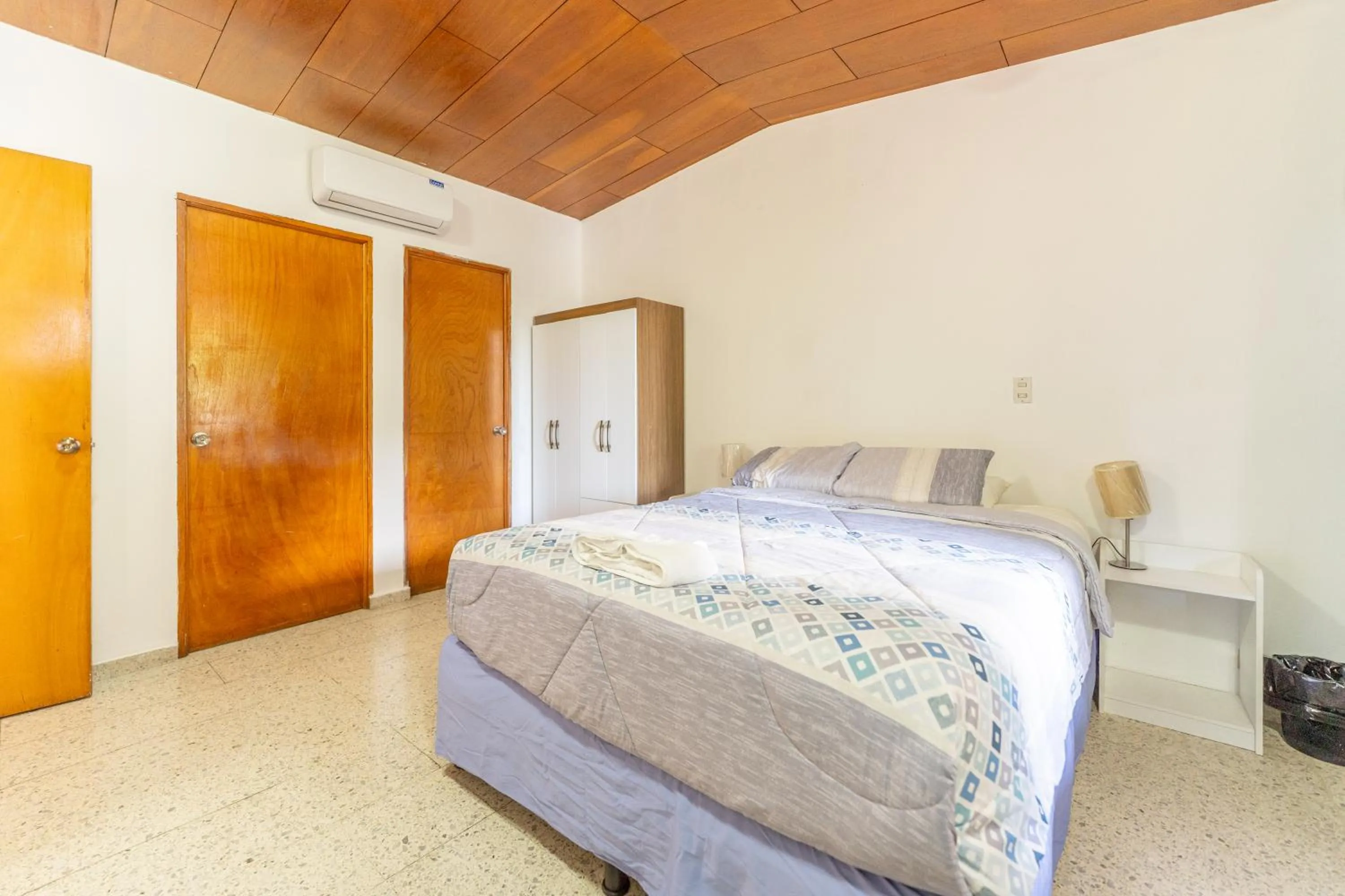 Bed in Volcano Hostal y Restaurante