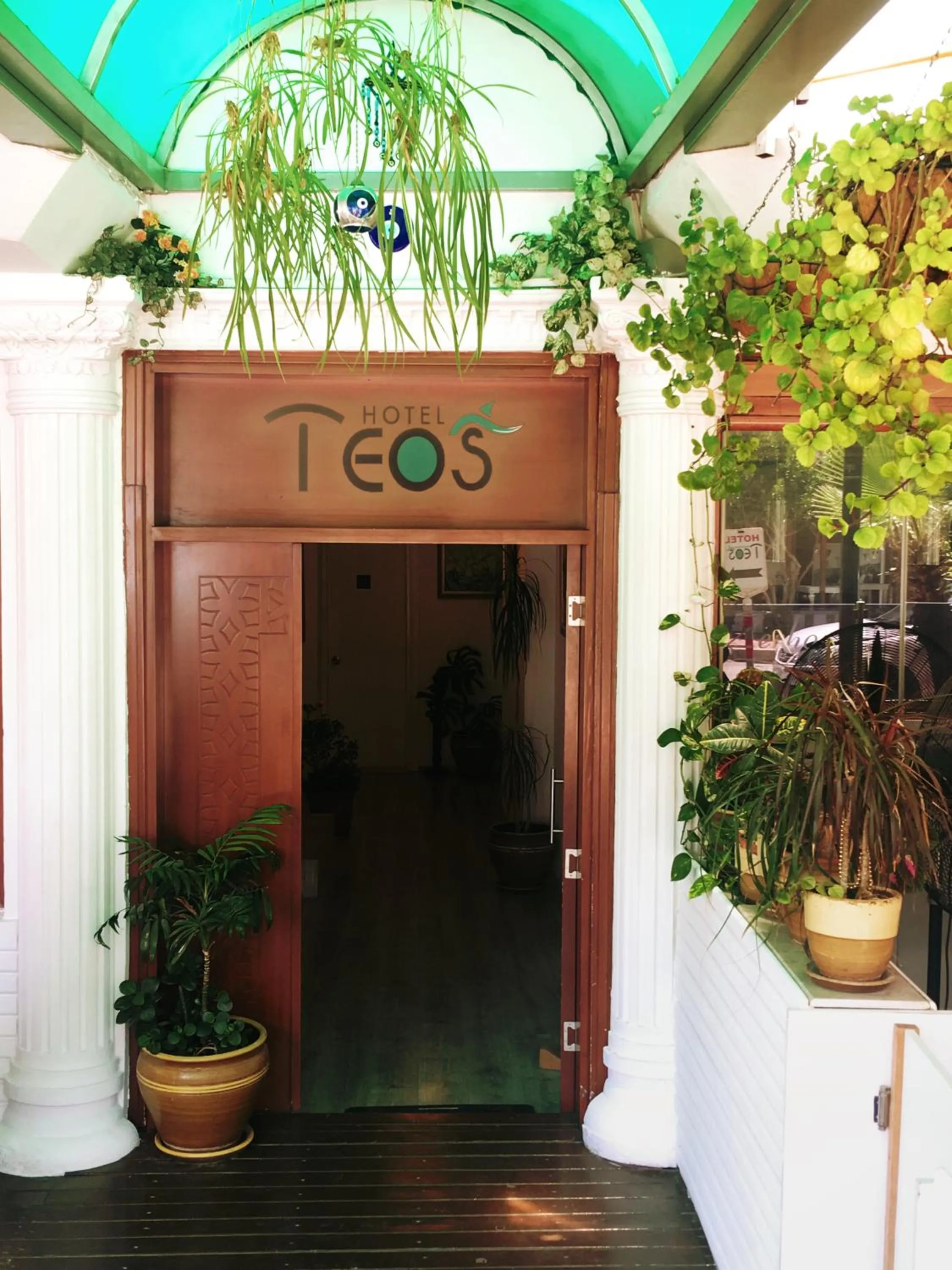Teos Hotel