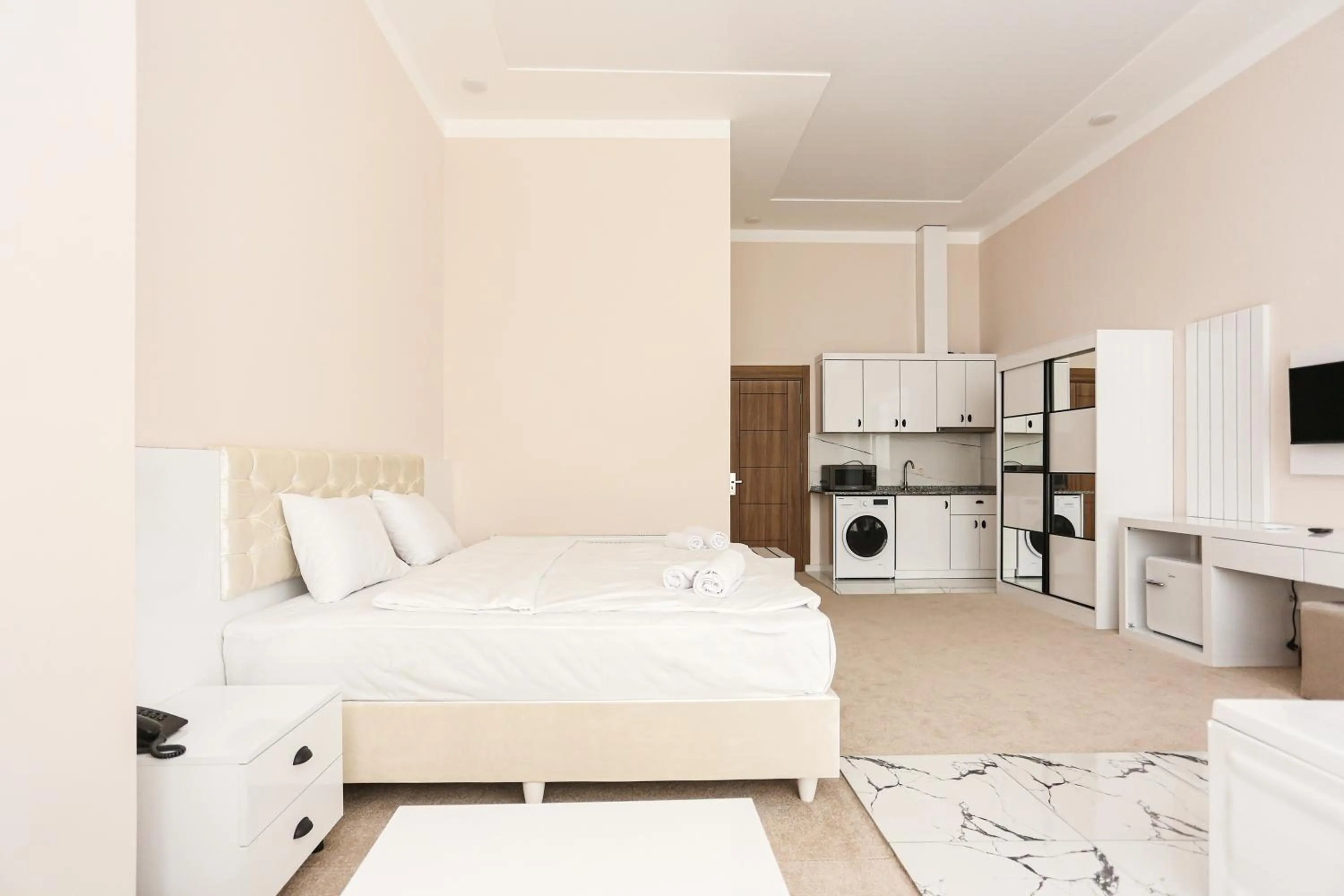 Bedroom, Bed in Chateau Milisi