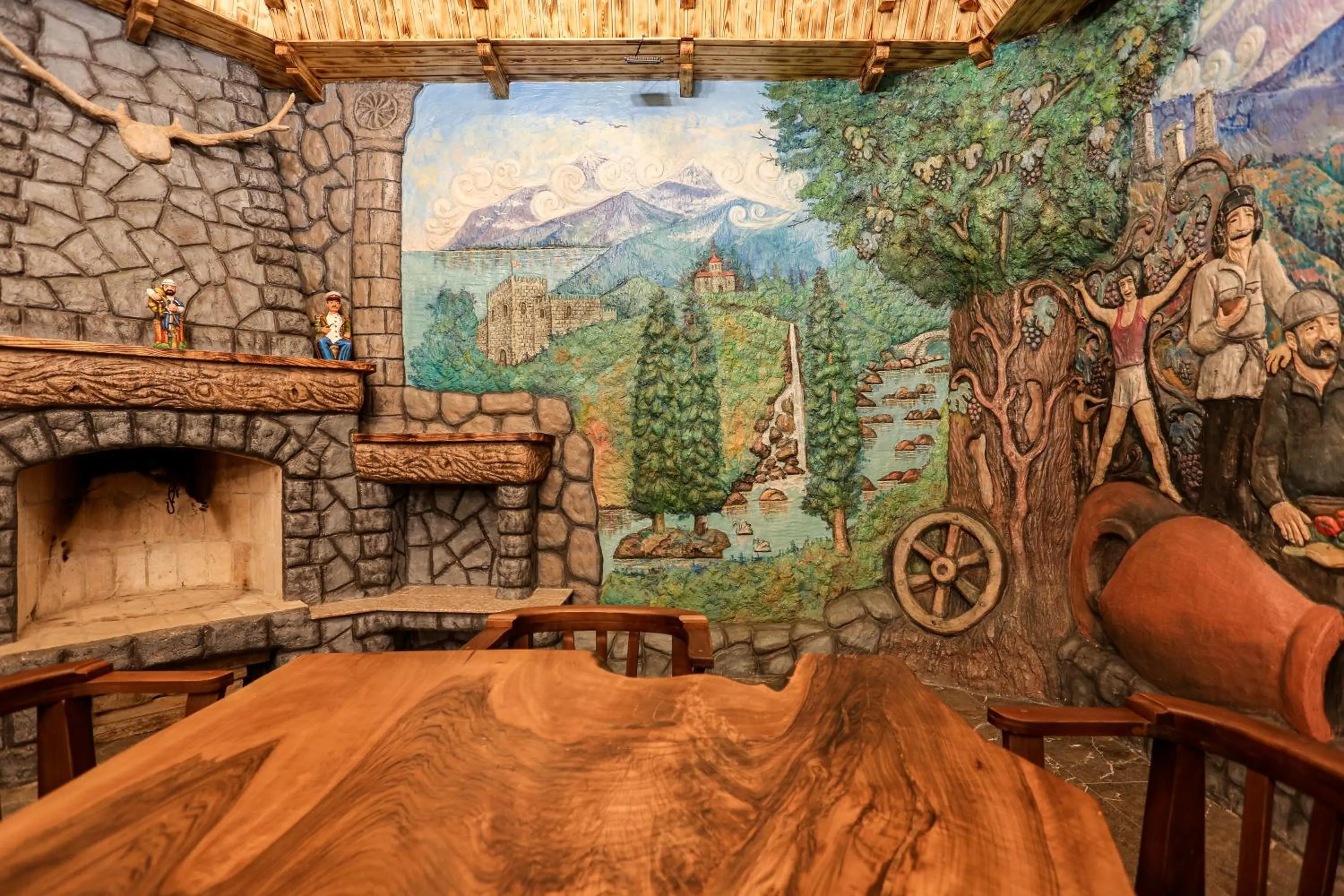 Property building in Chateau Milisi