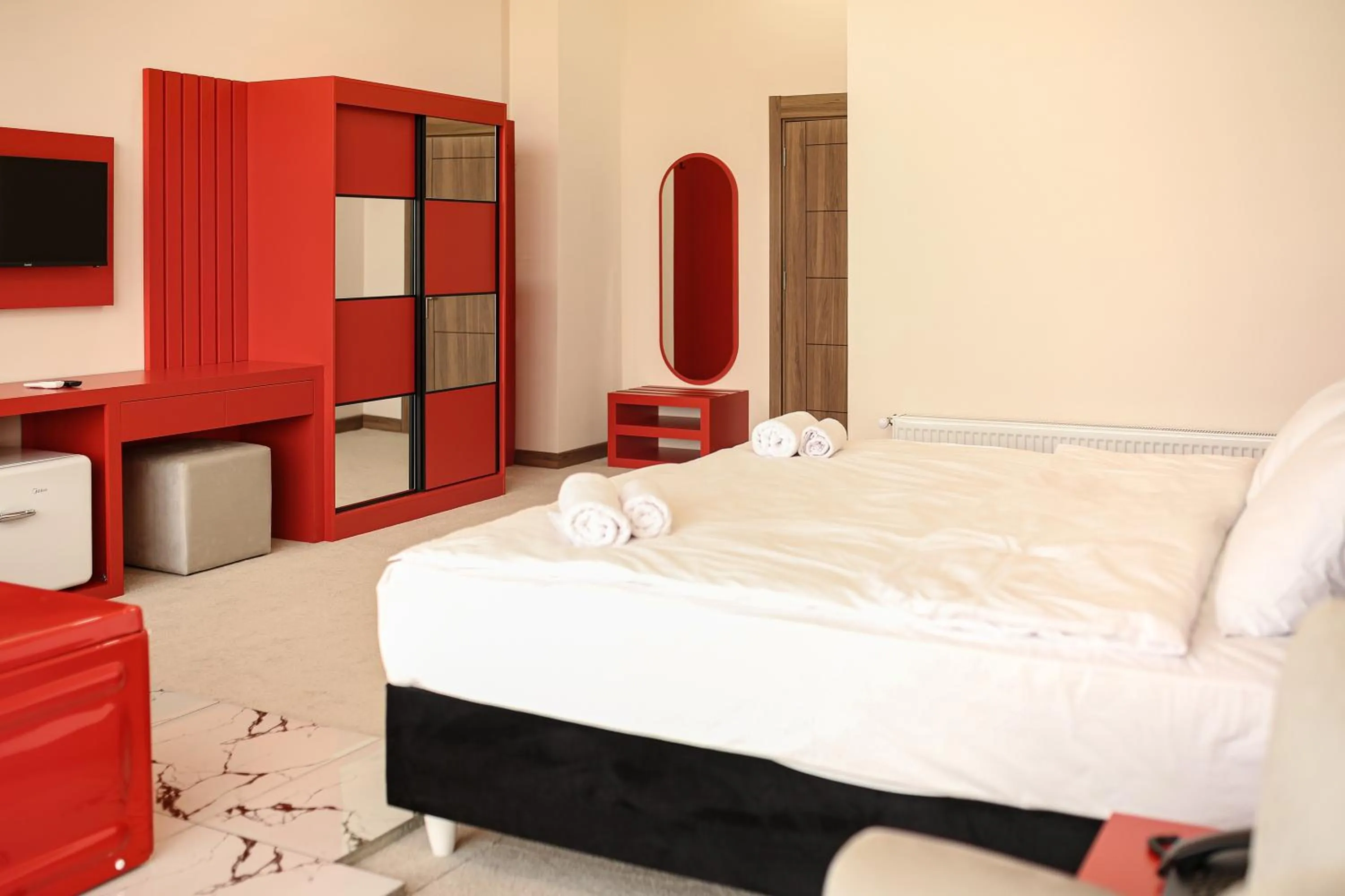 Bedroom, Bed in Chateau Milisi