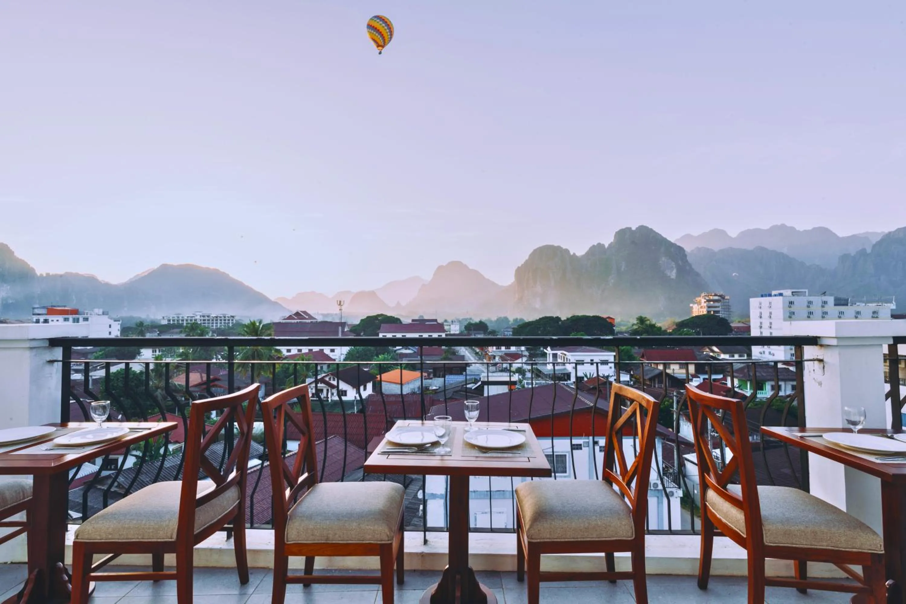 Restaurant/places to eat in Oudomsin VangVieng Hotel