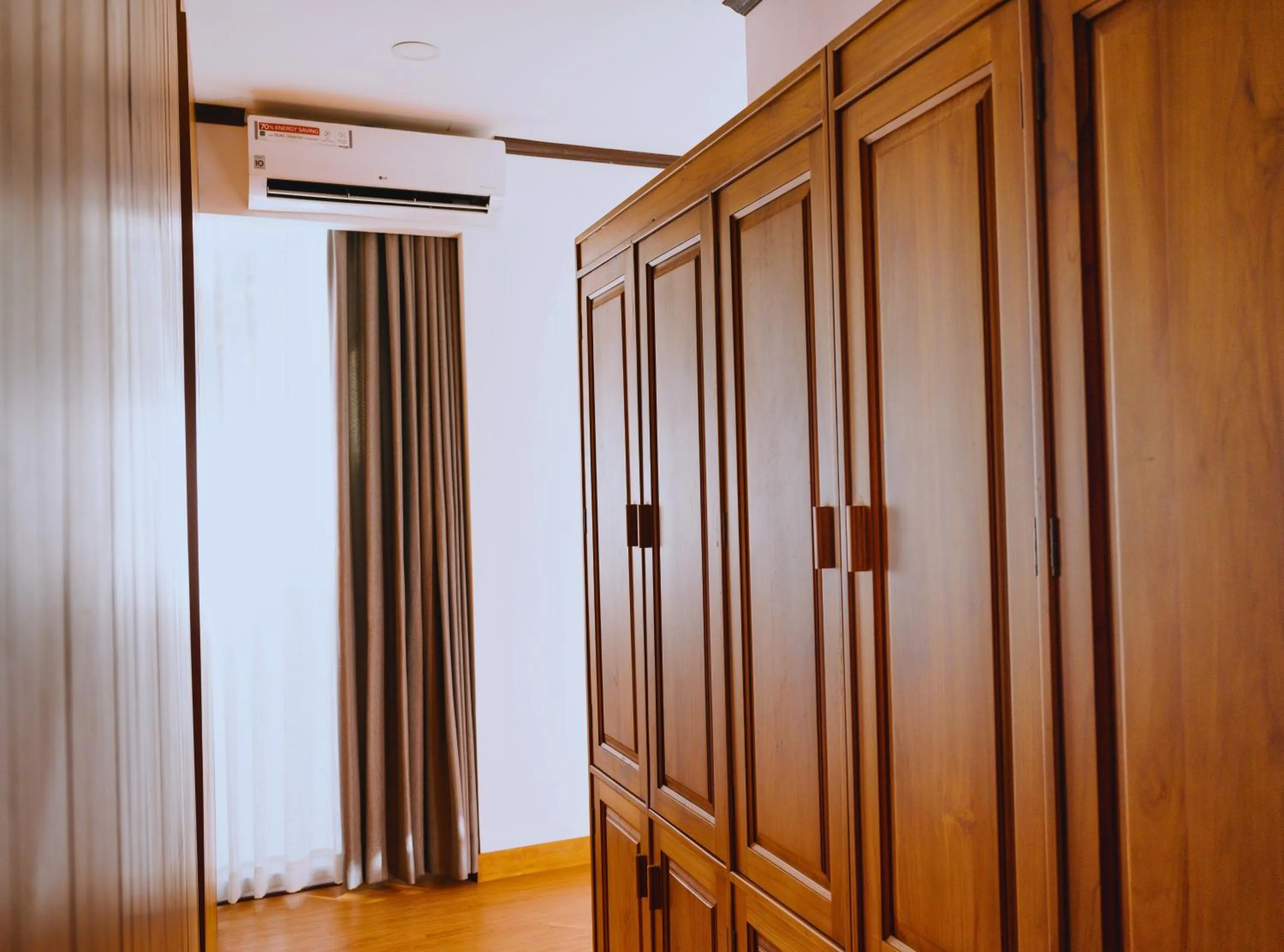 microwave in Oudomsin VangVieng Hotel