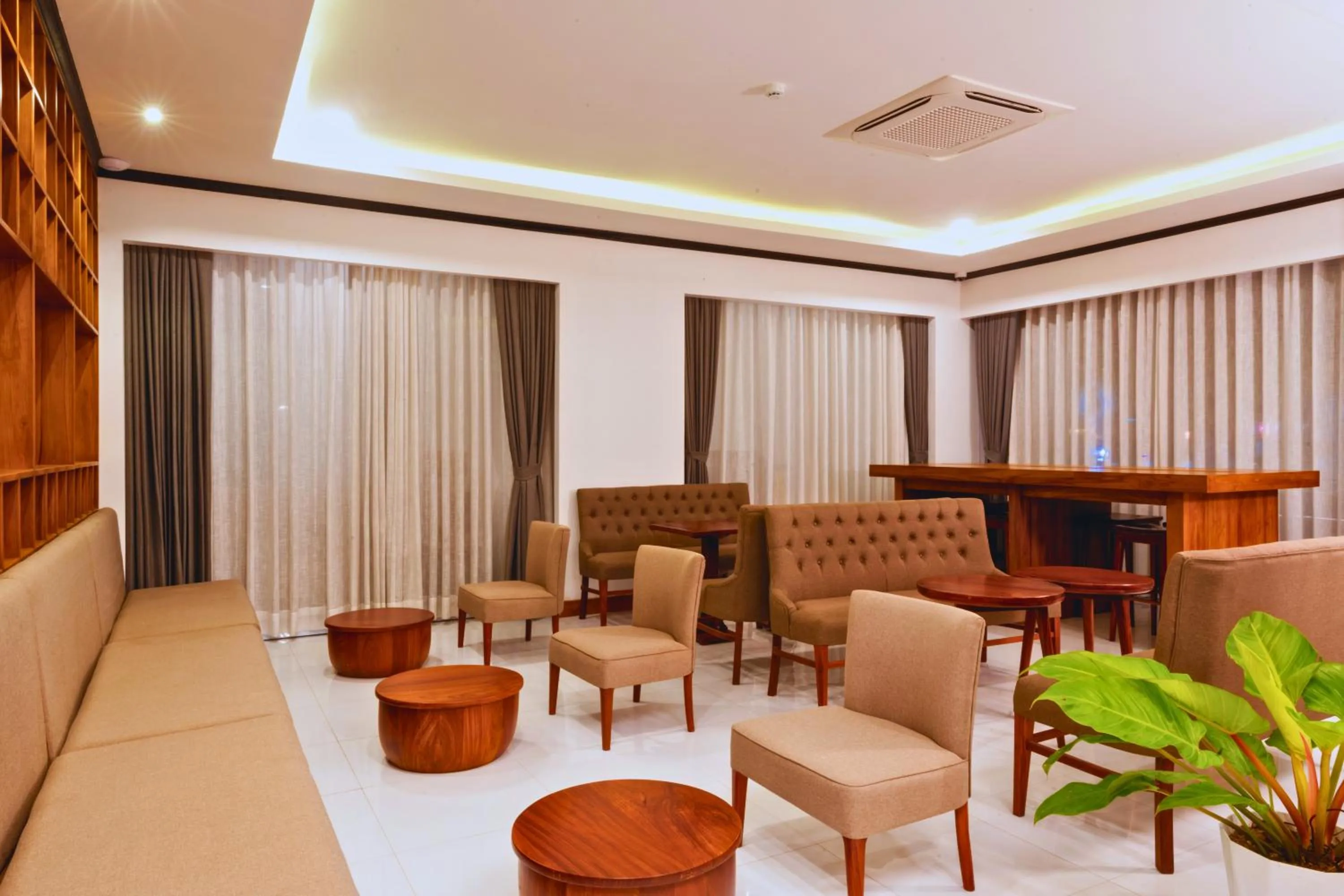 Seating area in Oudomsin VangVieng Hotel