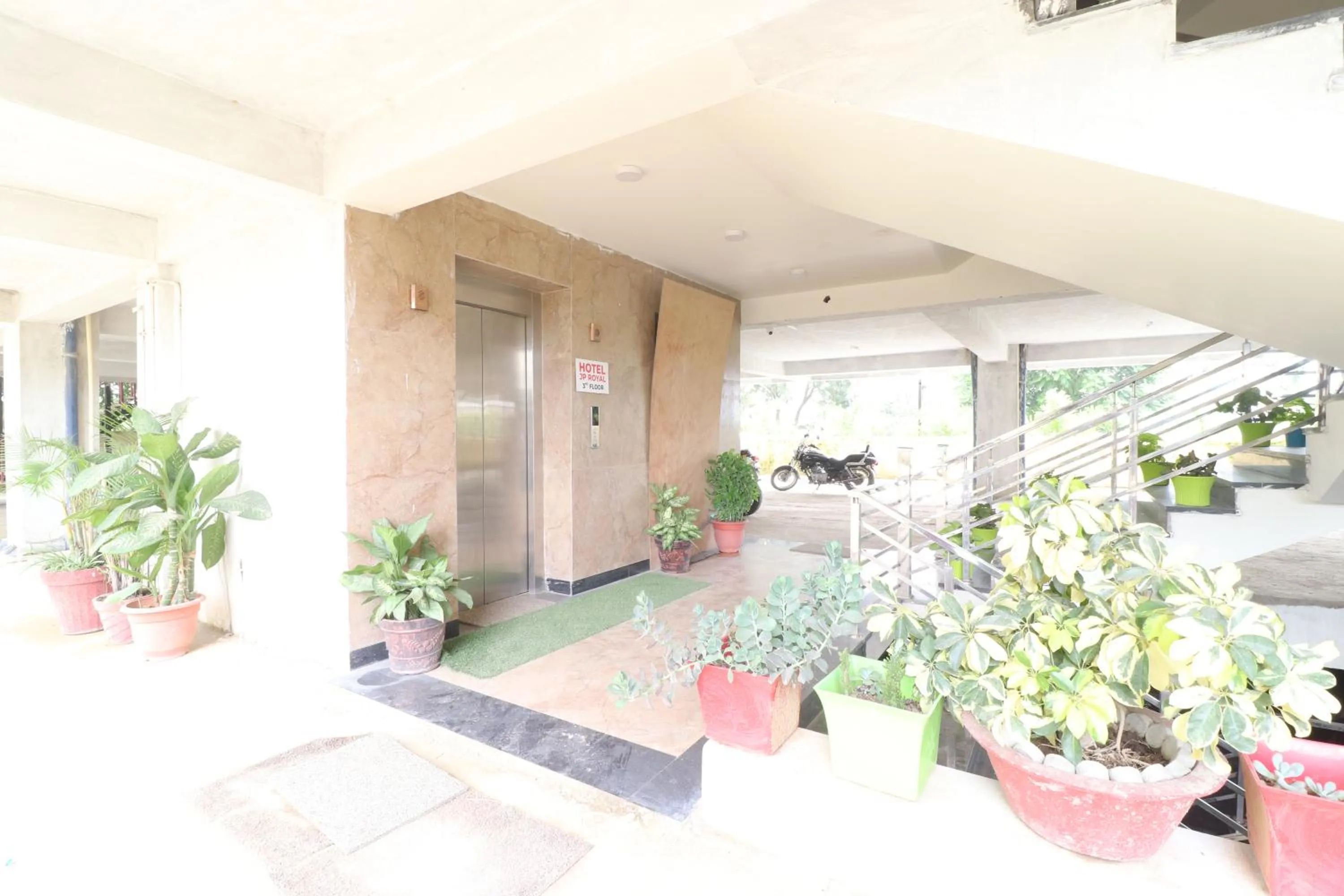 HOTEL JP ROYAL