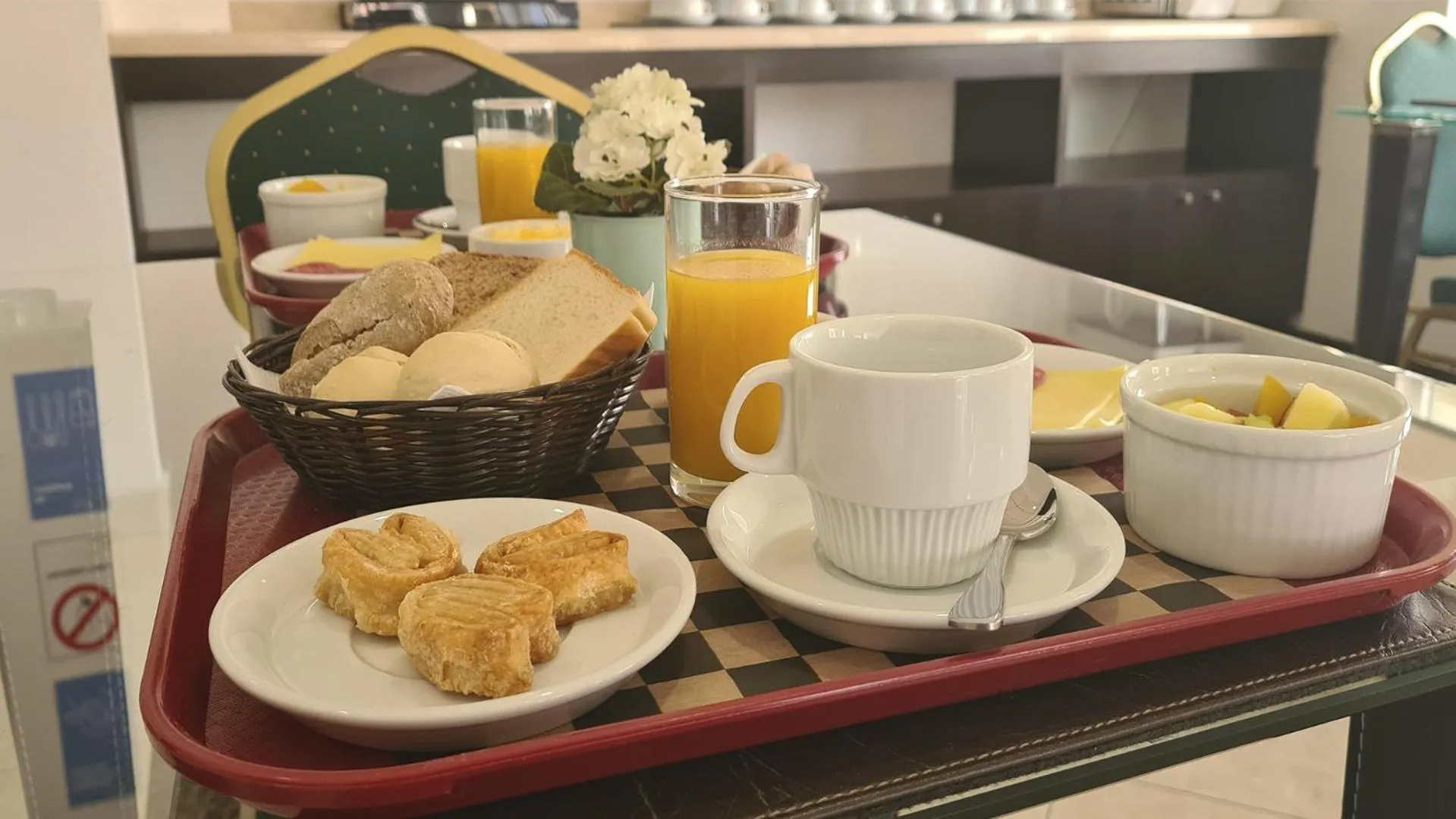 Breakfast in Hotel Costa Pacifico - Express