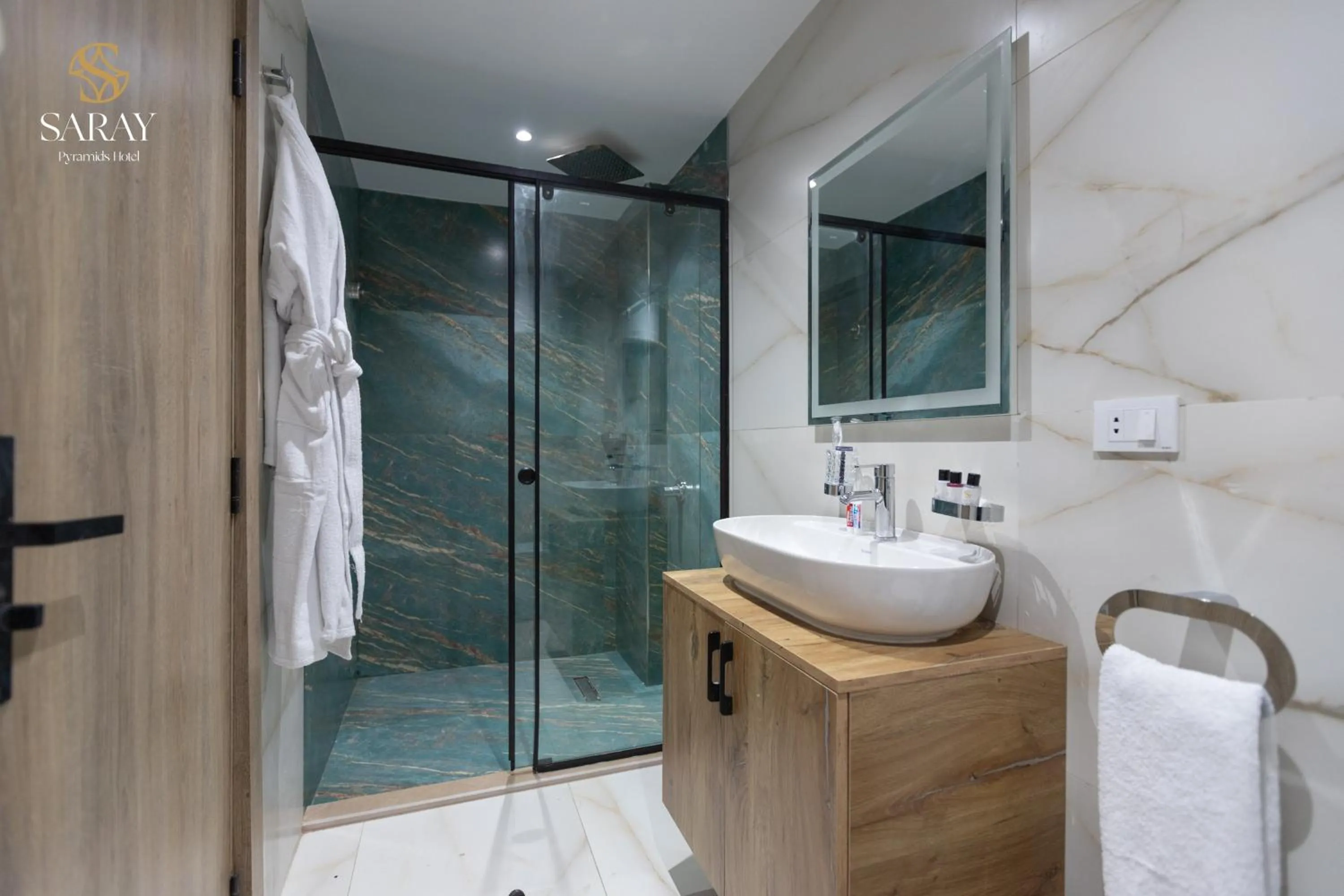 Shower in Saray Pyramids & Museum View Hotel