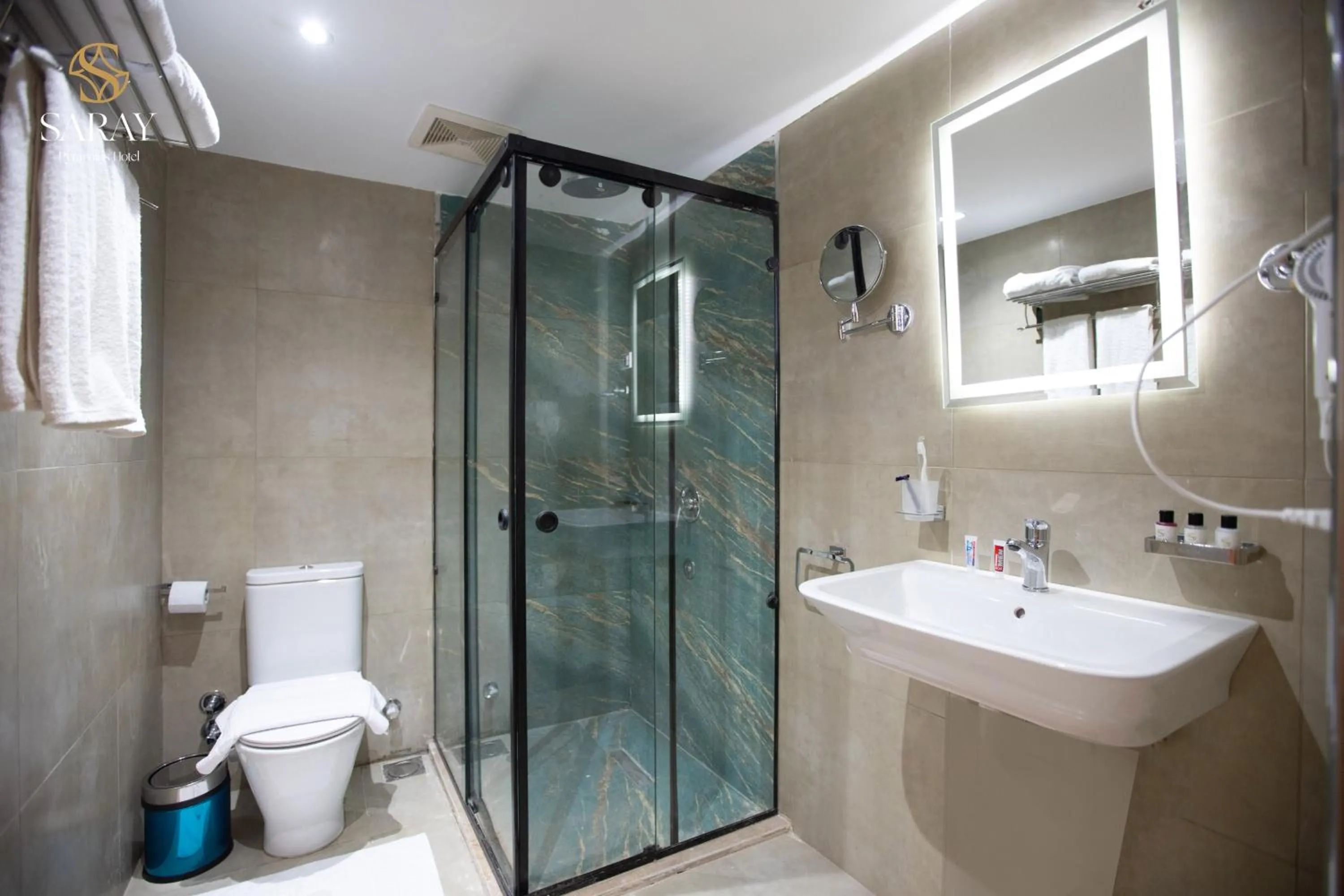 Bathroom in Saray Pyramids & Museum View Hotel