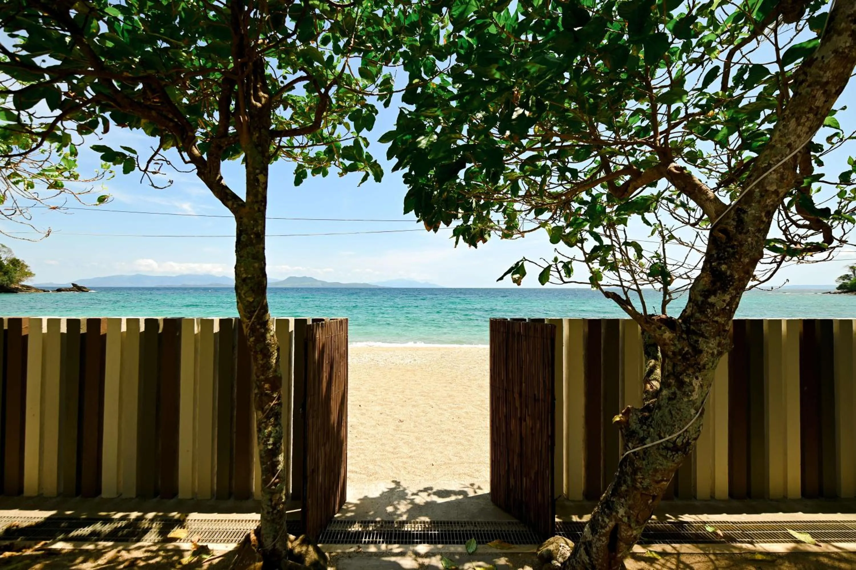 Beach in ISORA RESORT Puerto Galera