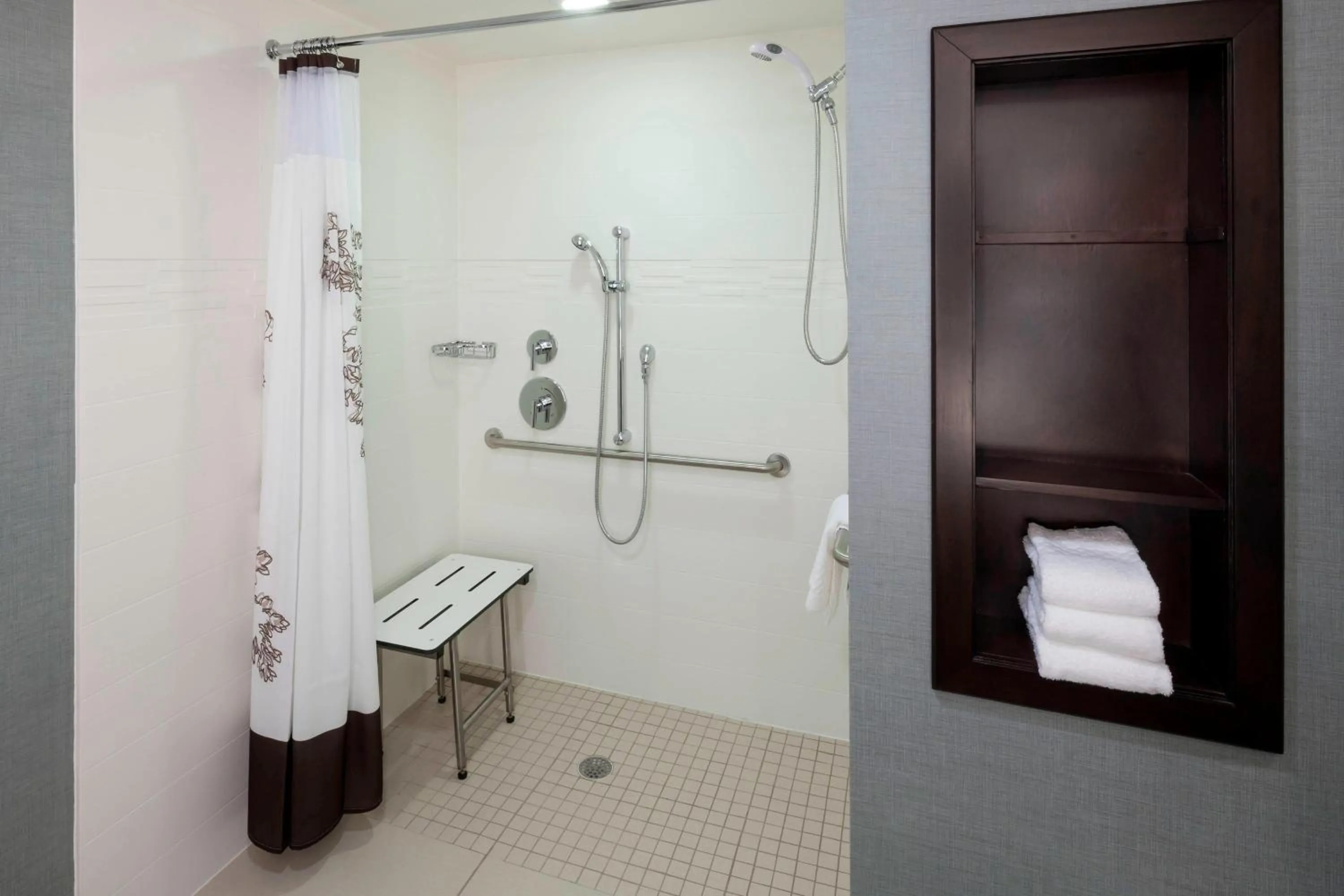 Bathroom in Residence Inn by Marriott Fort Lauderdale Airport & Cruise Port