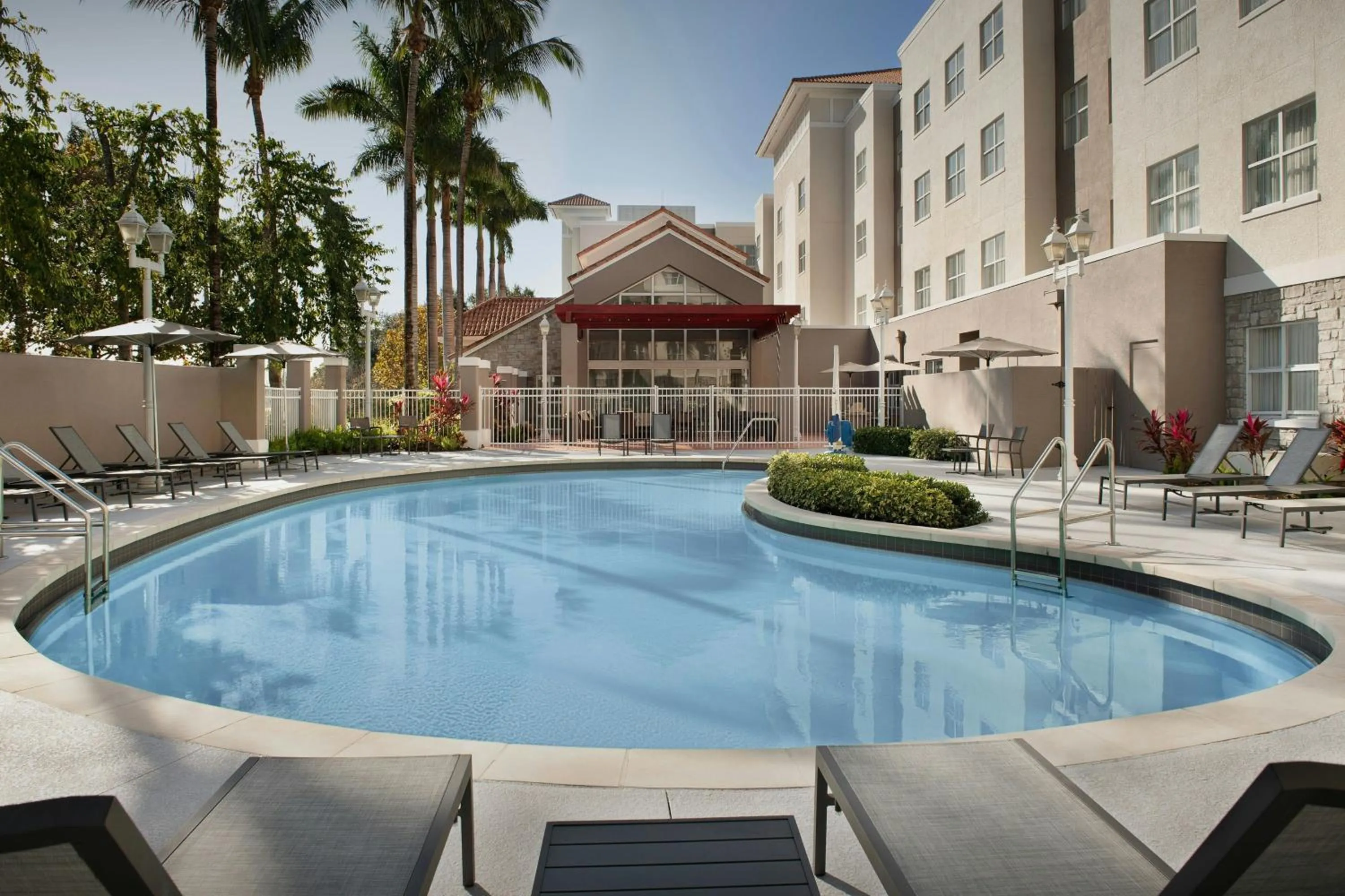 Swimming pool in Residence Inn by Marriott Fort Lauderdale Airport & Cruise Port