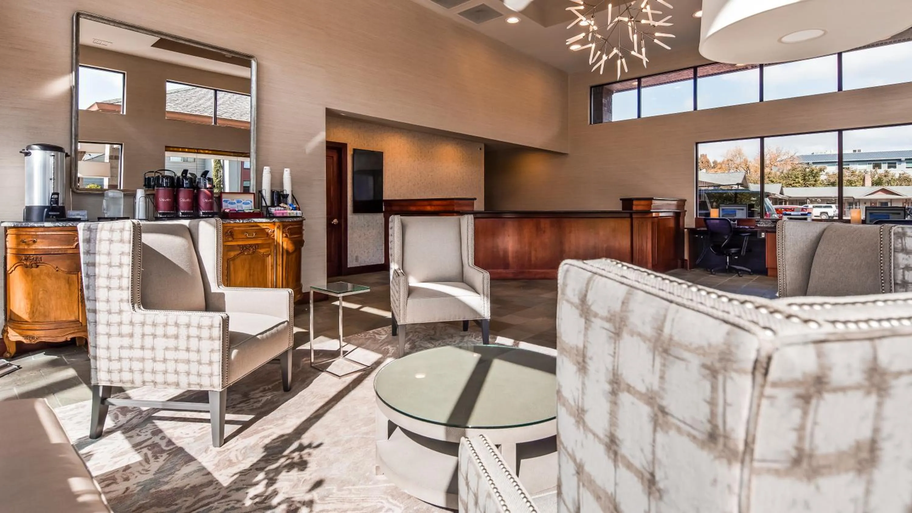 Lobby or reception in Best Western New Oregon Motel