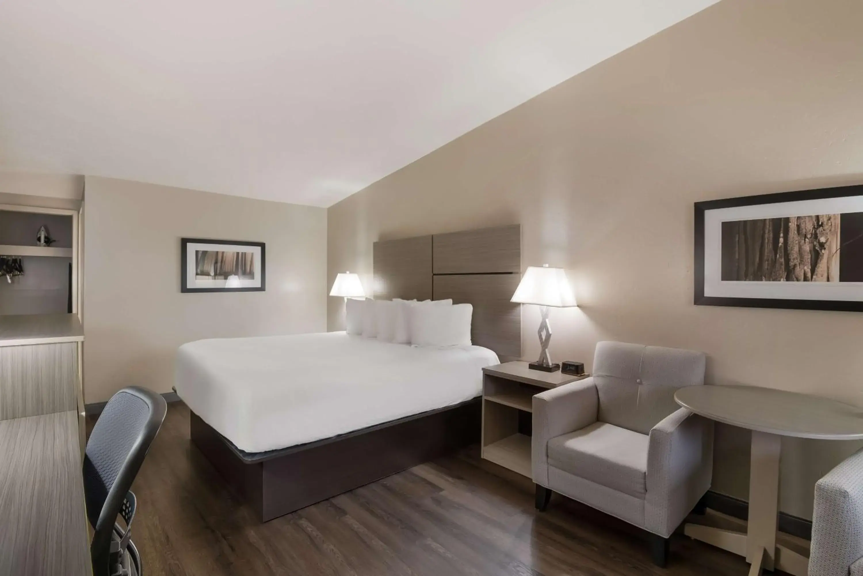 King Room - Non-Smoking in Best Western New Oregon Motel King Room - Non-Smoking in Best Western New Oregon Motel