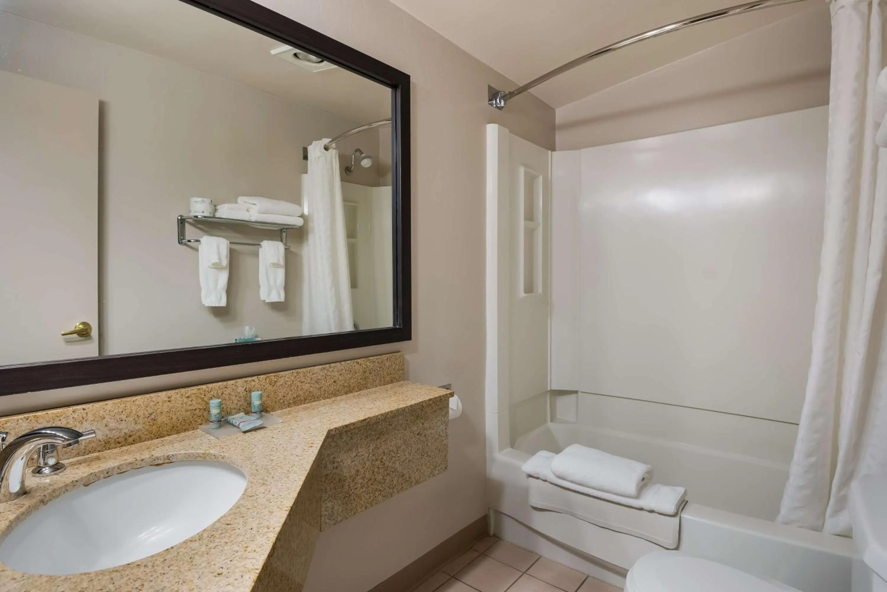 Bathroom in Best Western New Oregon Motel