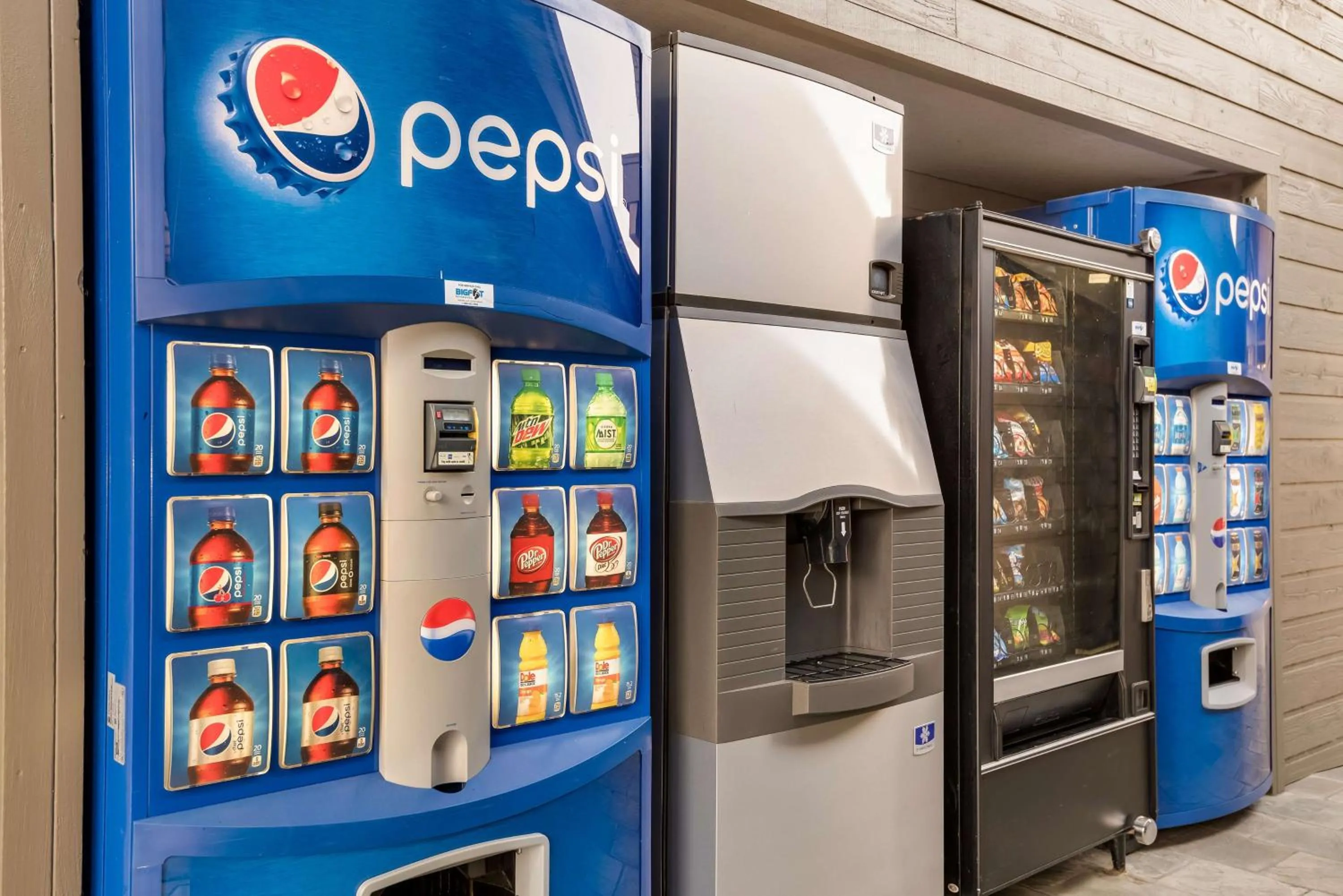 Property building in Best Western New Oregon Motel