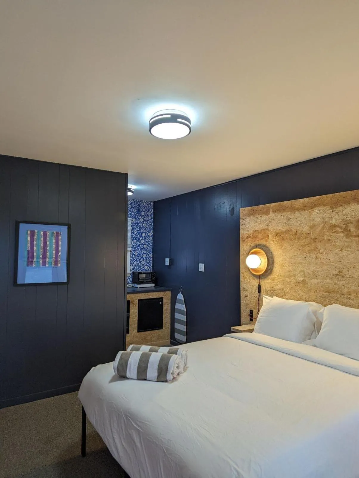 Bed in The Brooks Motel