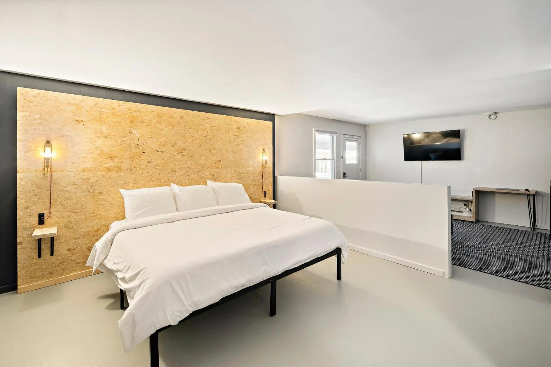 Bedroom, Bed in The Brooks Motel