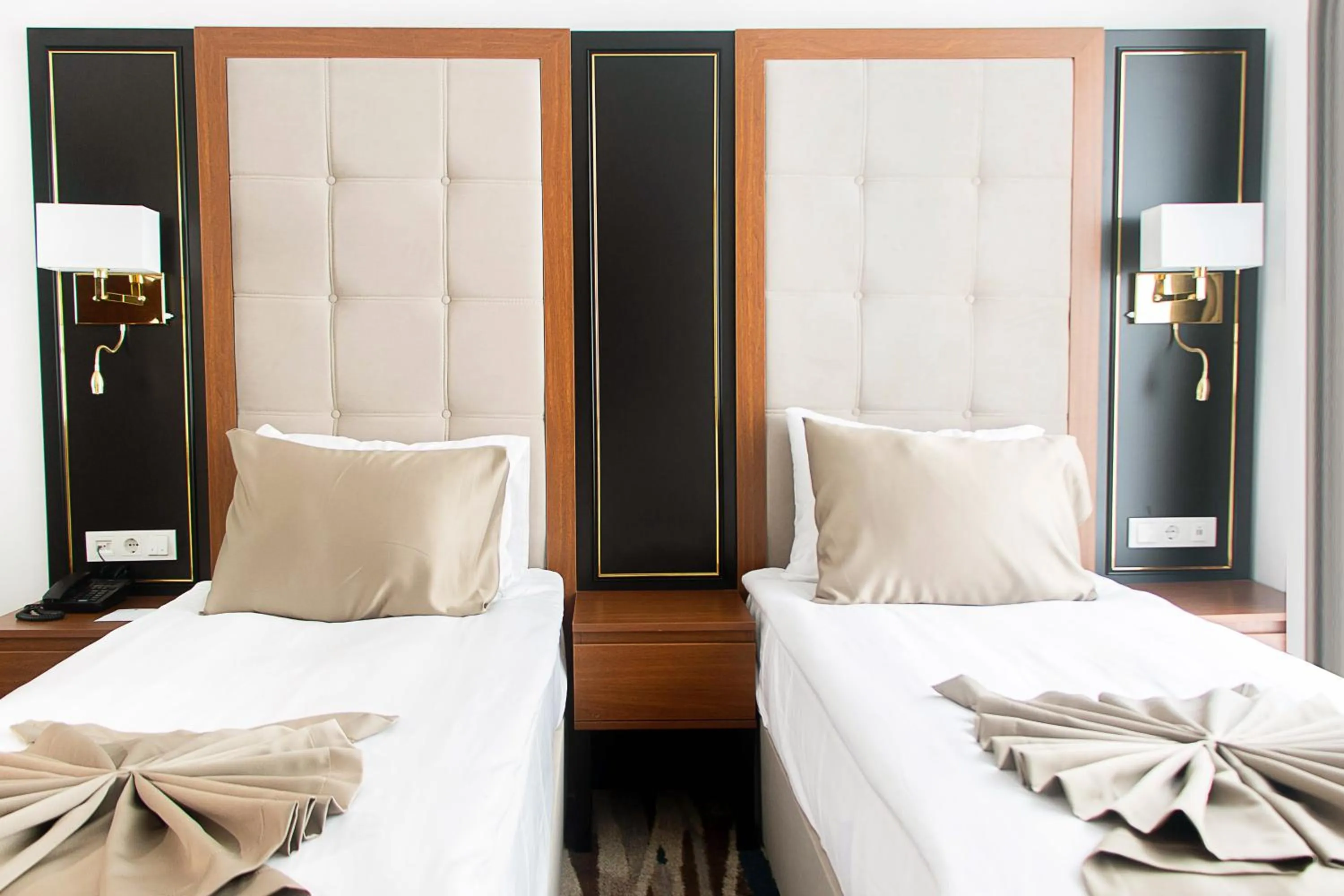 Bed in Shelter Inn Hotel & Spa