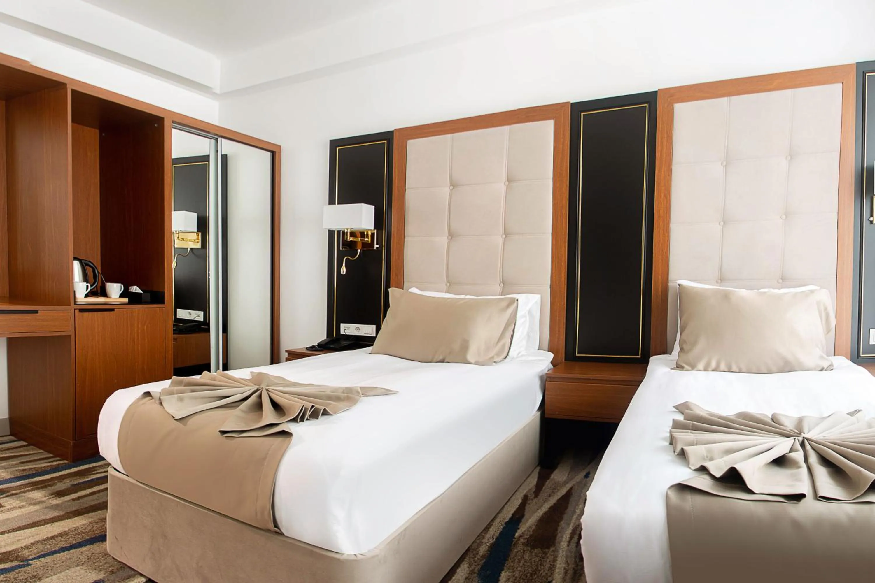 Bed in Shelter Inn Hotel & Spa