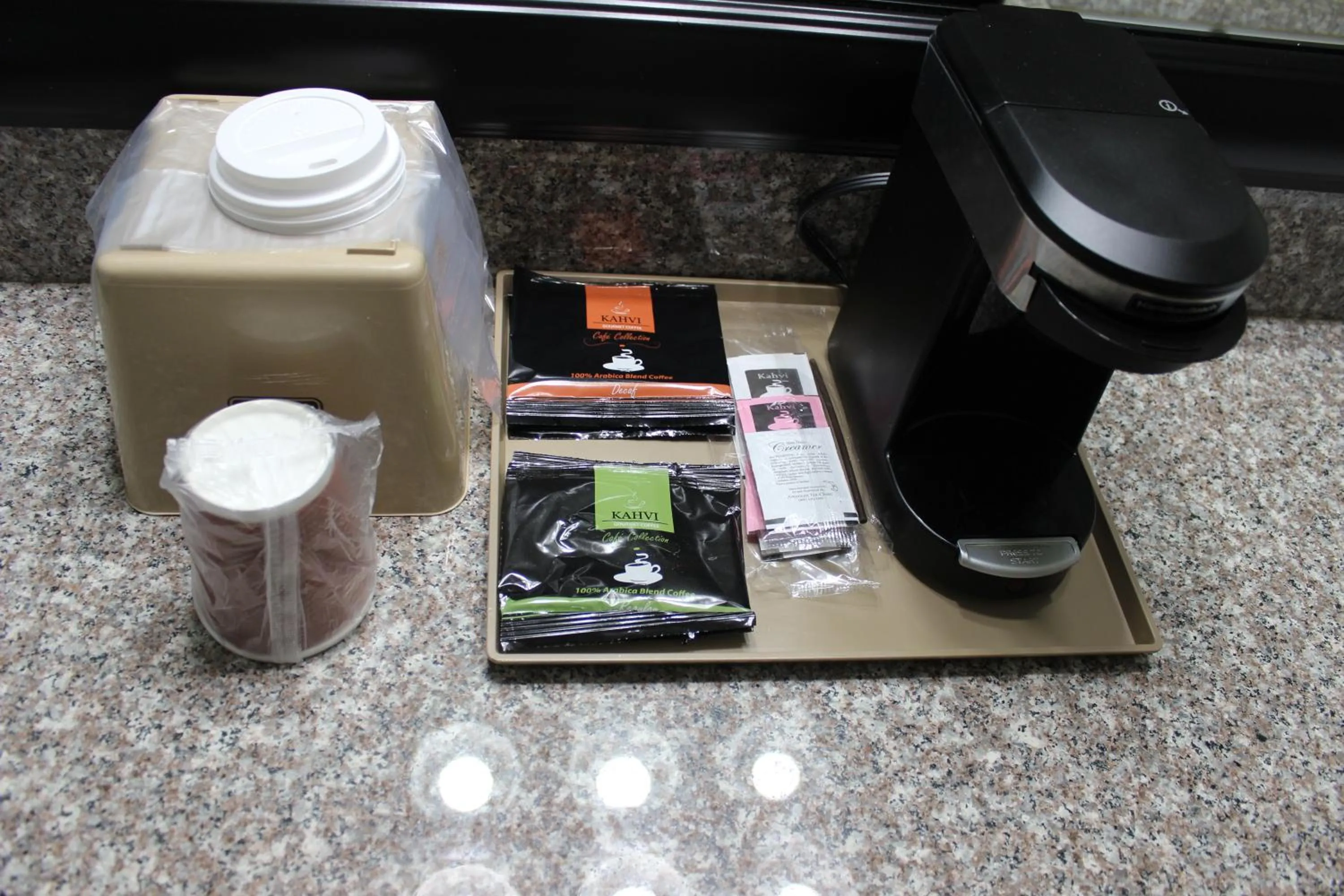 Coffee/tea facilities in Copa Motel